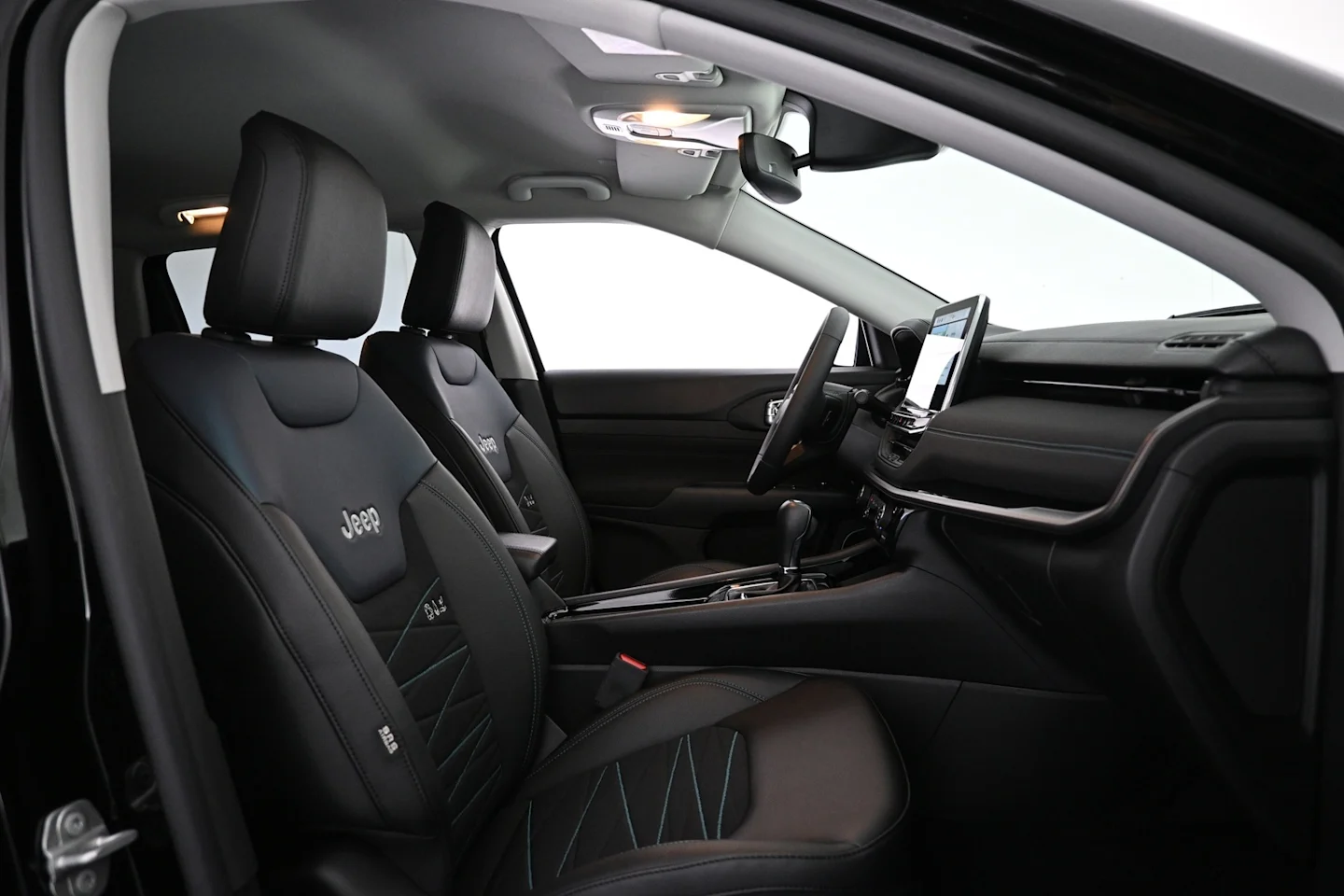 Car Image - 3YlR729QiADVFzF2FaNvbC