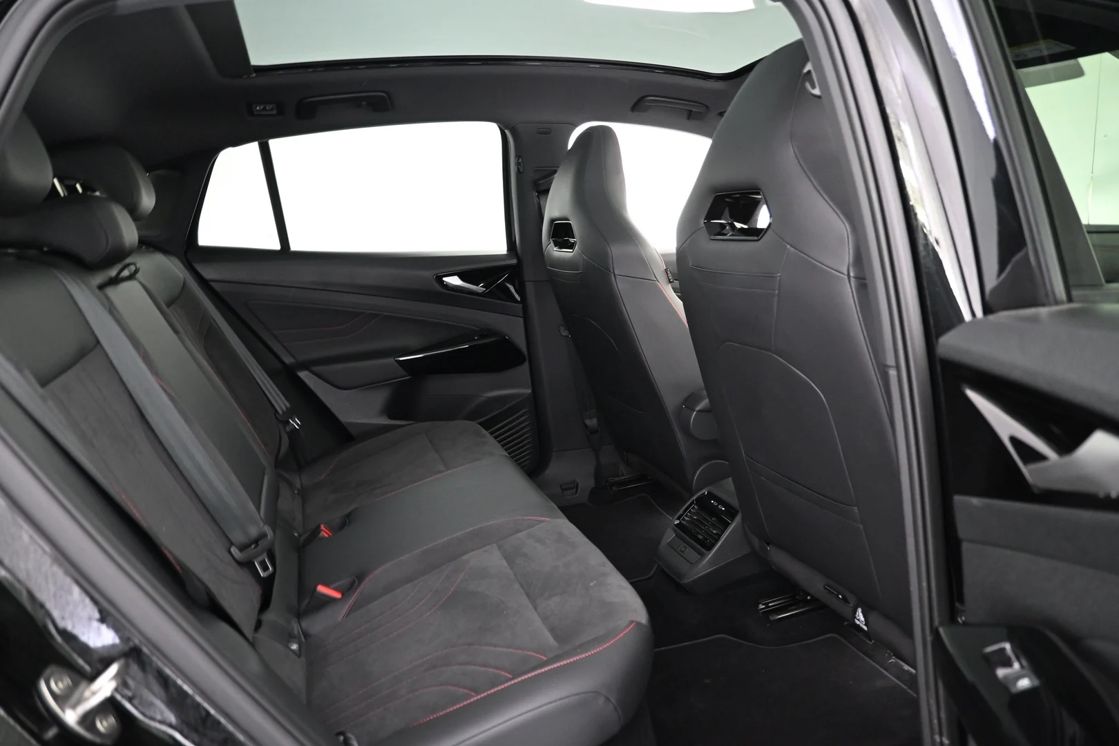 Car Image - 5MZOuD2HBczATcvhekh5t4