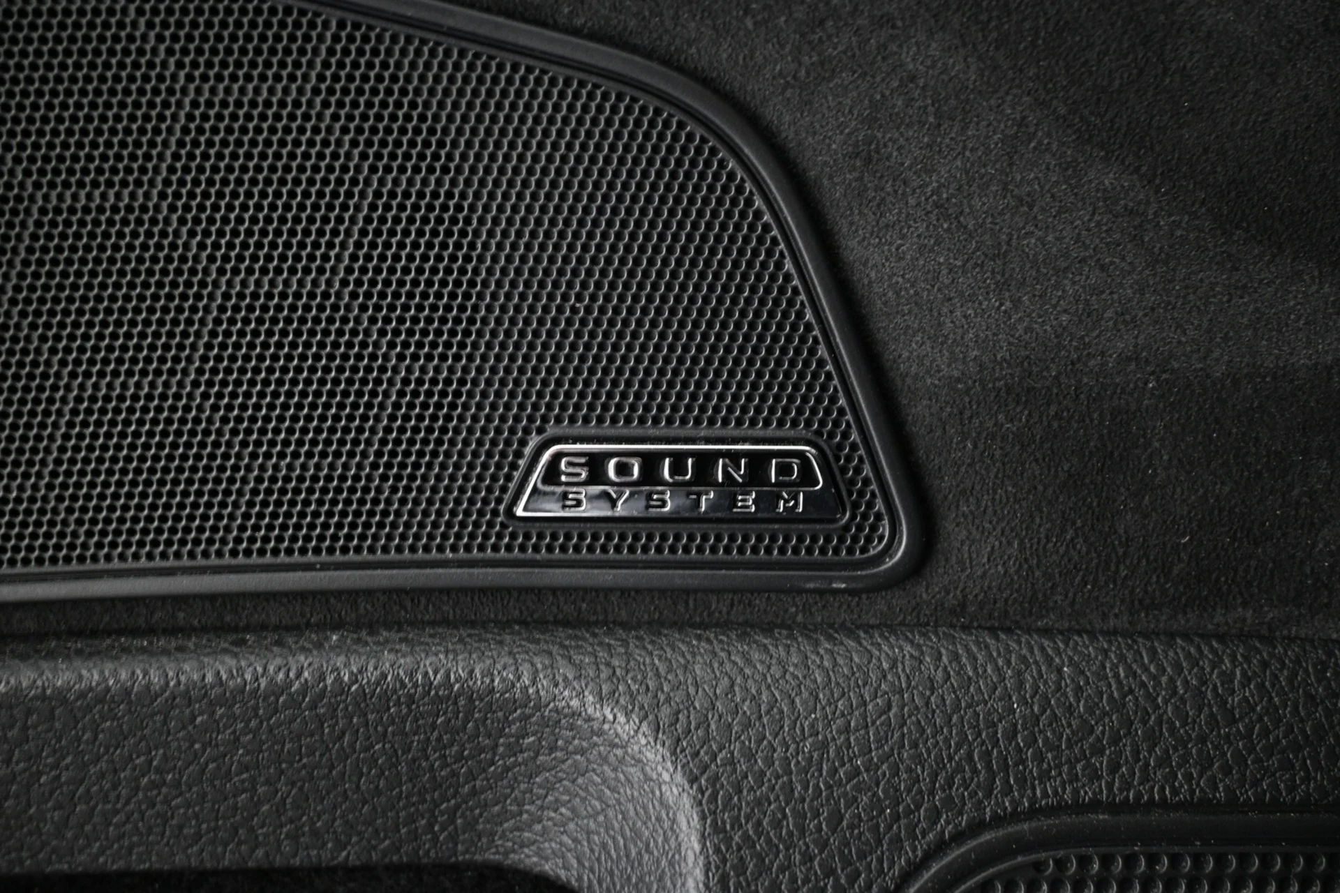 Car Image - 3ziTgoo76VobwLTryHnFaL