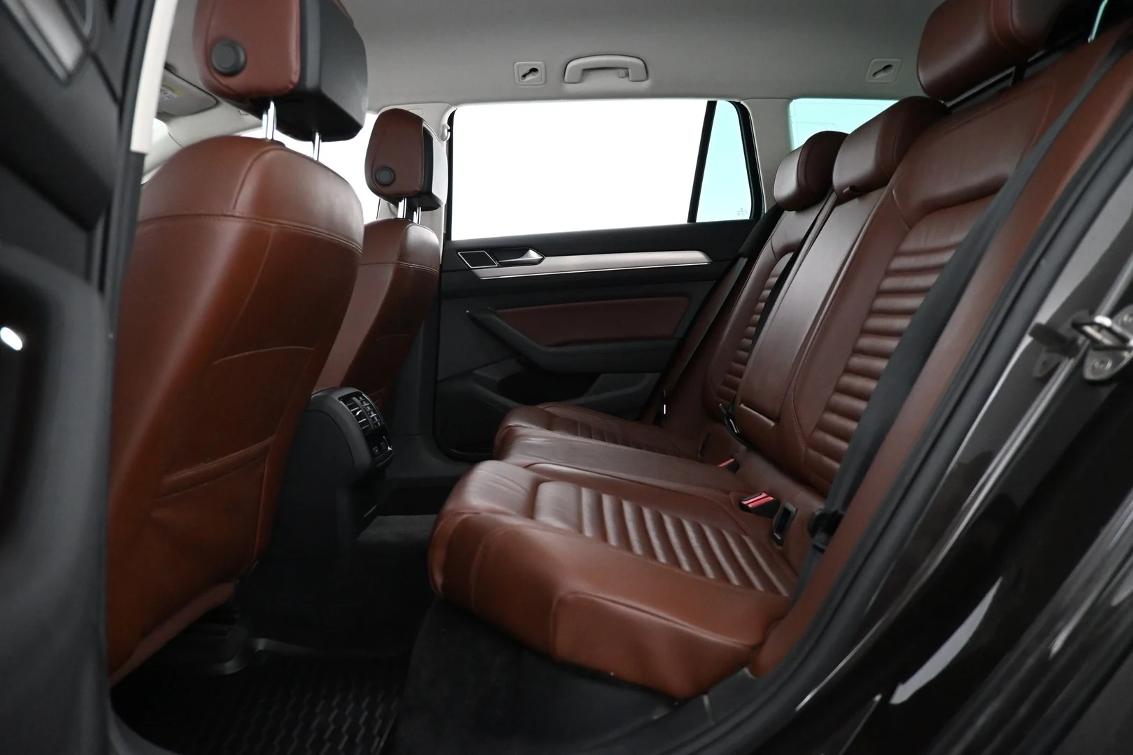 Car Image - 13DUPyOAMMVi84sJe0HFJu