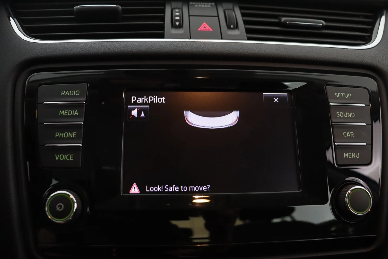 Car Image - 6576wZ1kye2zINsjOvgQw0