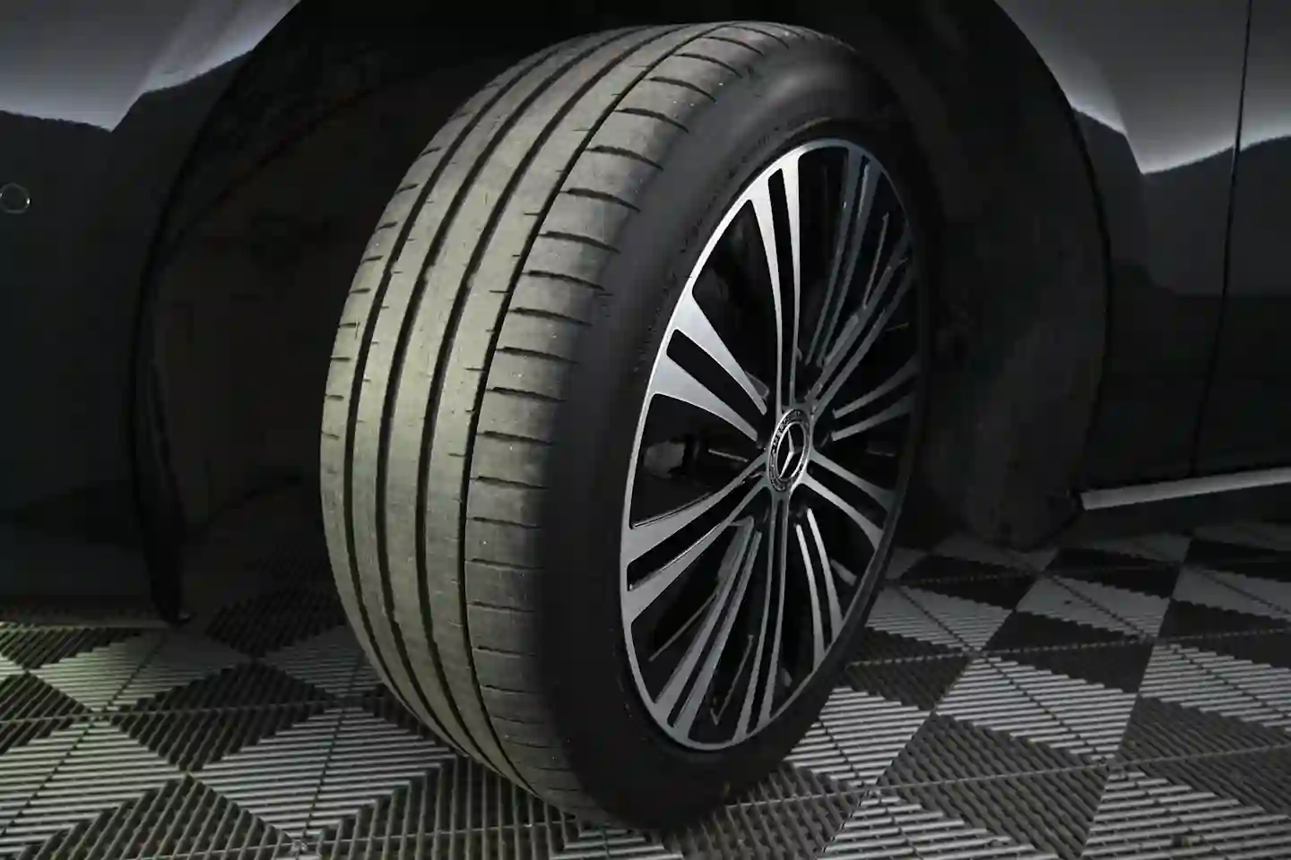 Car Image - 2GoZnysN3v2VwetC1suuLW