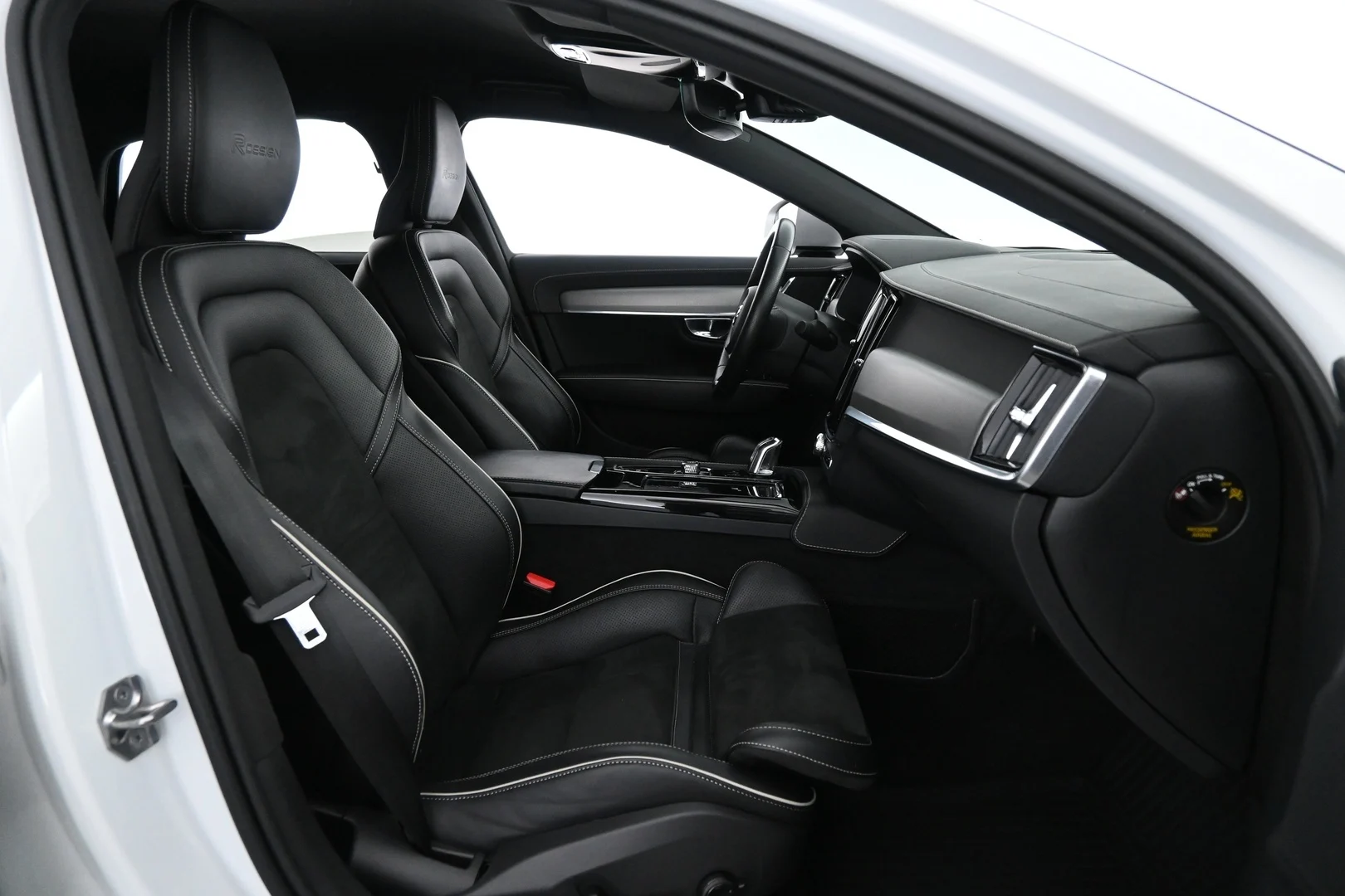 Car Image - 2q6MQuQaJgb1LMOH2yTVty