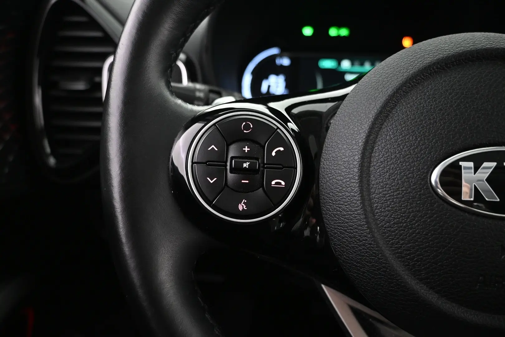 Car Image - 3BnMGAGScN5WFk4l8gI5ON