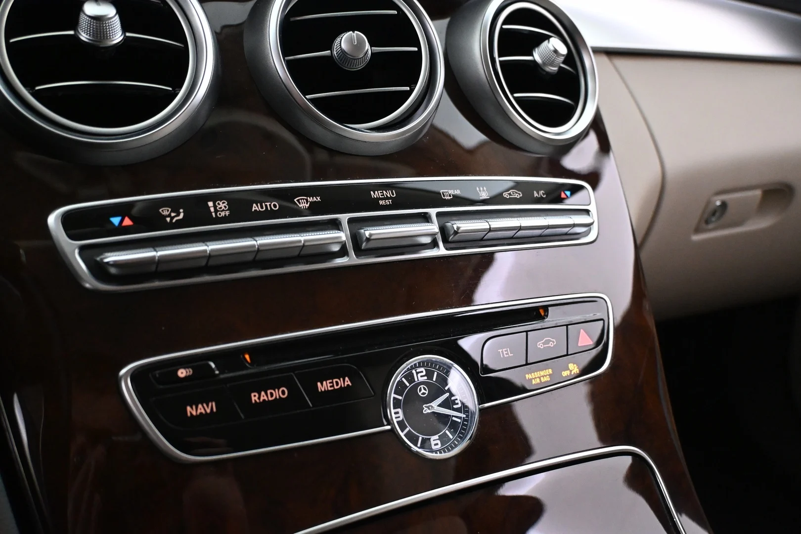Car Image - 6cw62LnKHj7q0dgMBBwmOS