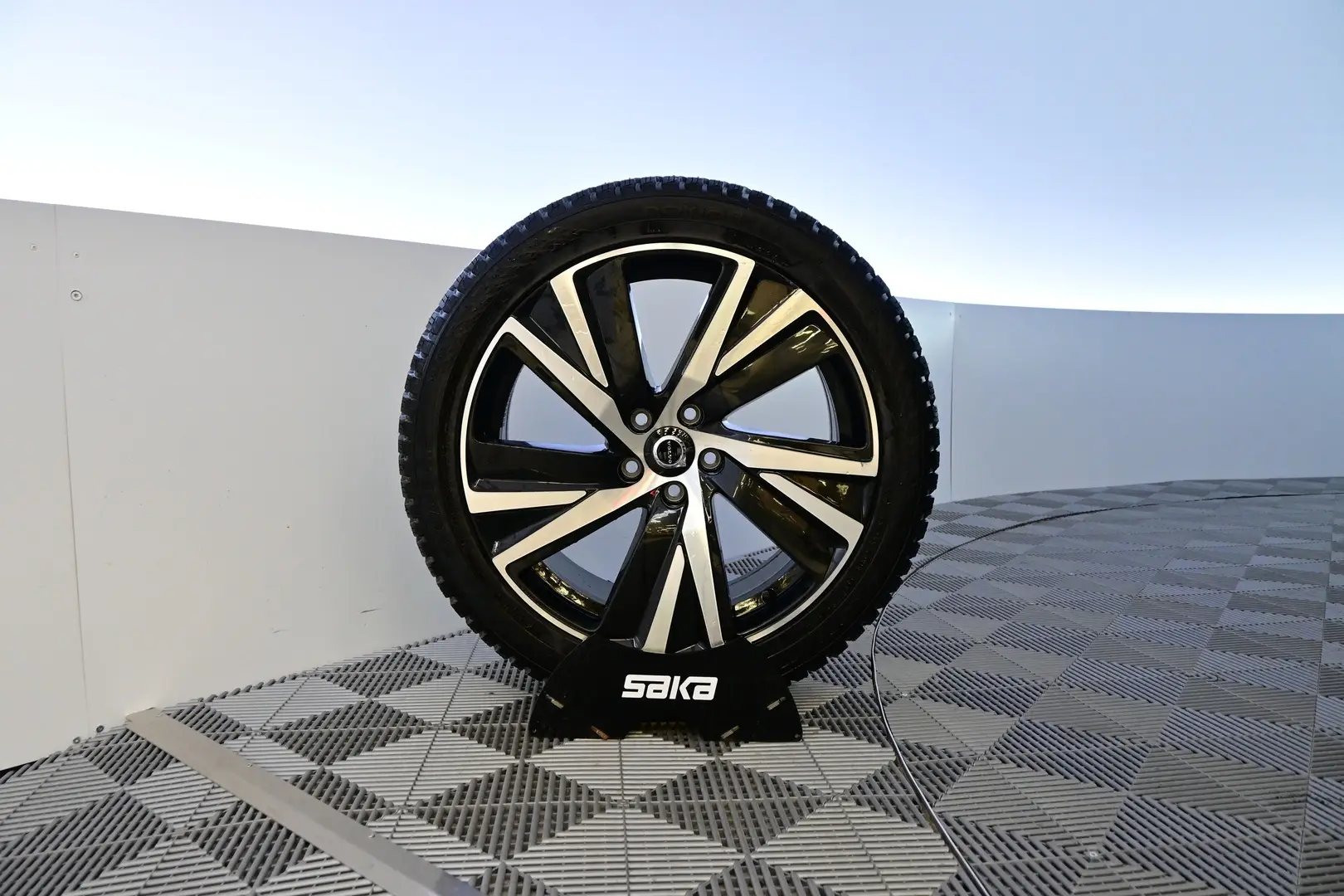 Car Image - 6kwnhe5ZbbolU6JFpTxfH9