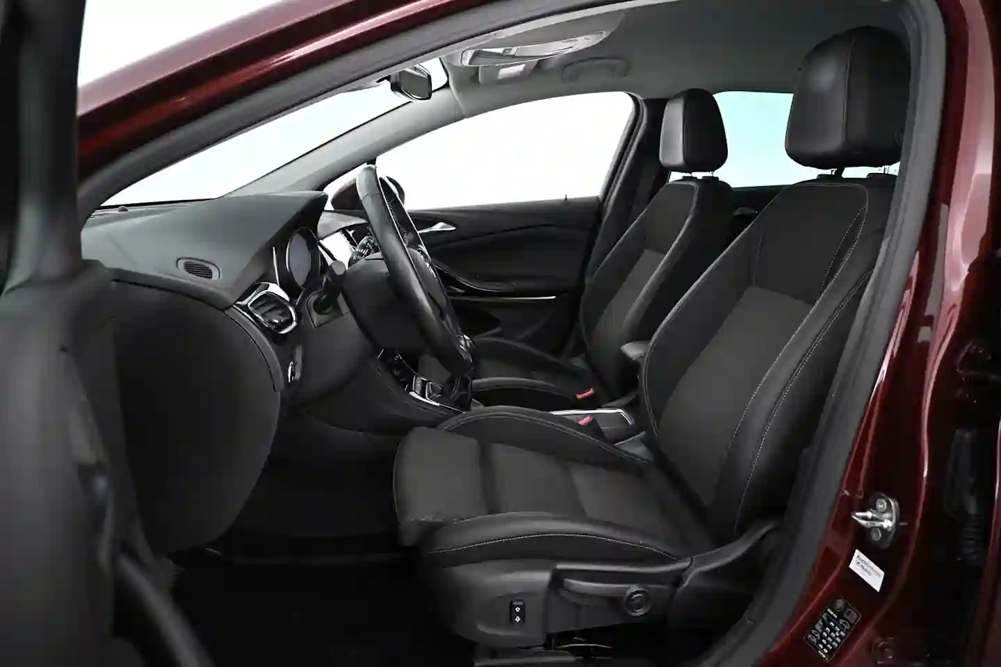 Car Image - 3DMjYhwuPzVpYs0pRgcfFJ