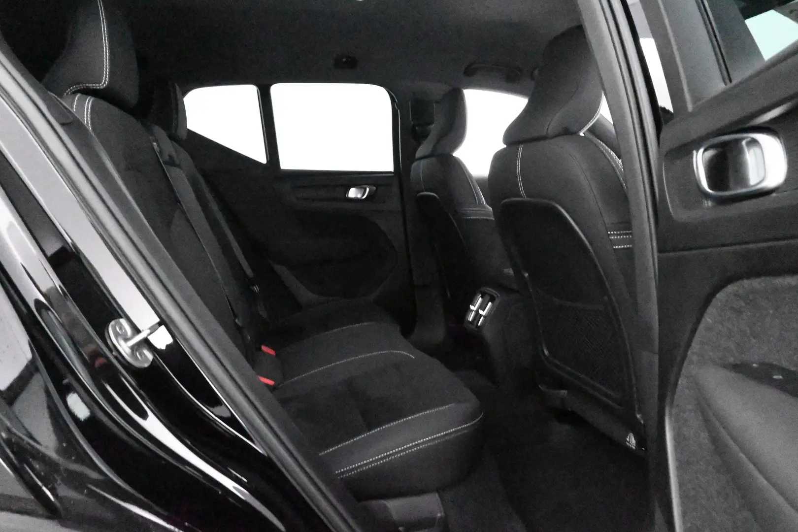 Car Image - 21mVevpF2ycLdU1Axkq1Yf