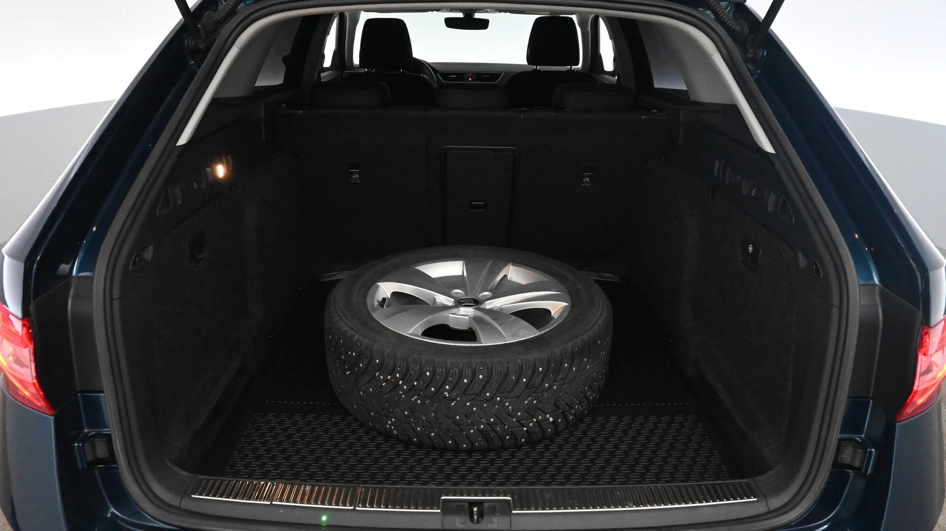 Car Image - 1fA5tytMuTurhSvnXy7ndU