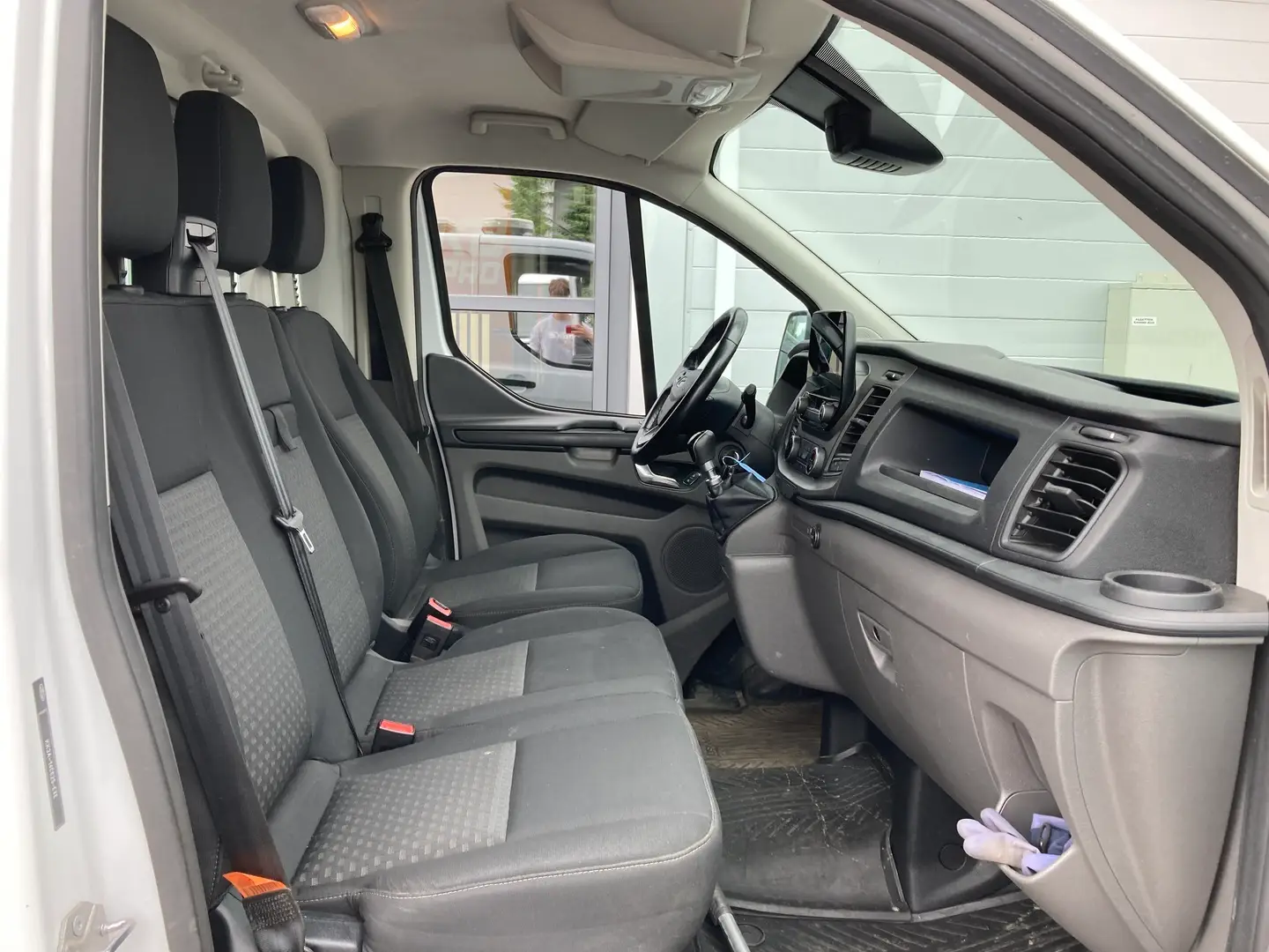 Car Image - kef4Lc9YhY2EetXVHjsLK