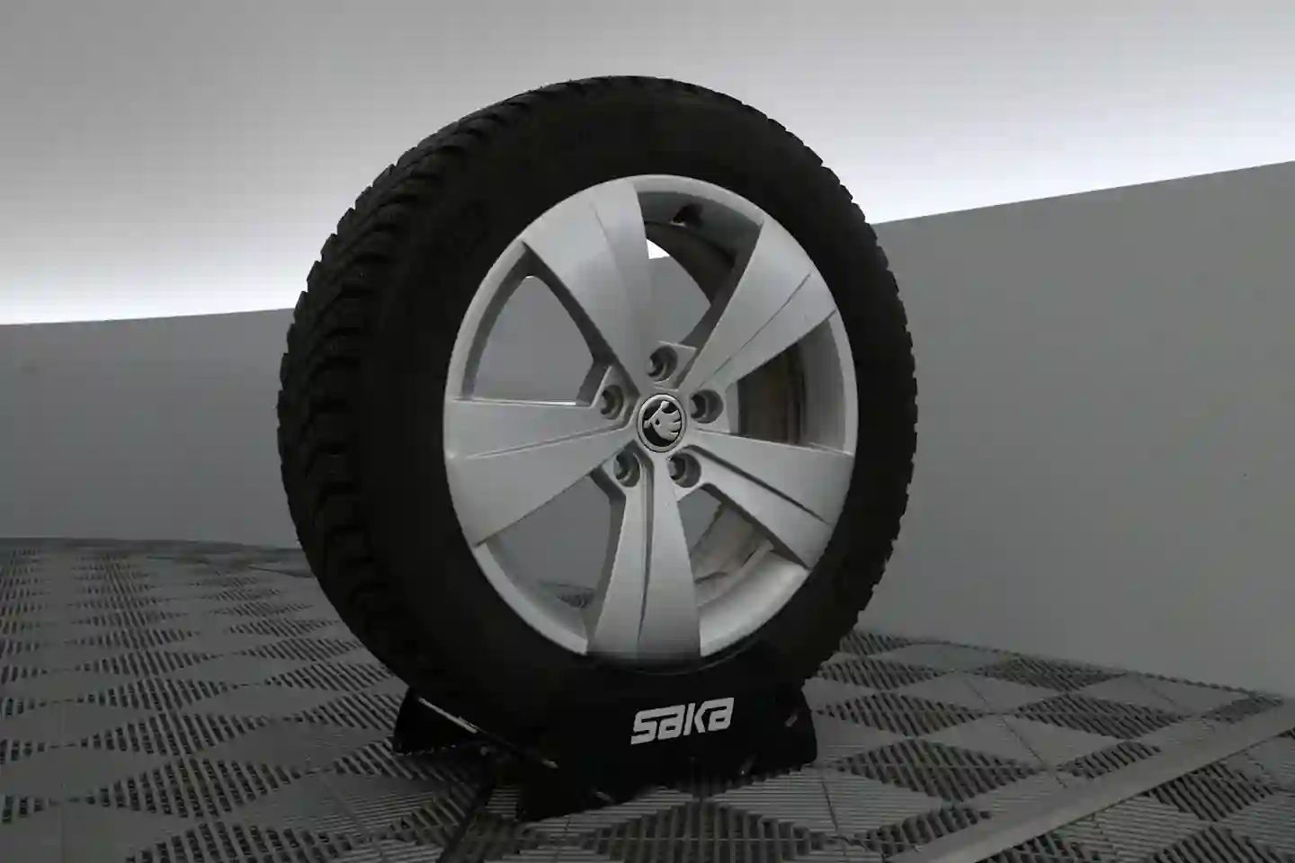Car Image - 5P0LnYXkrEtlGct9WYMtRX