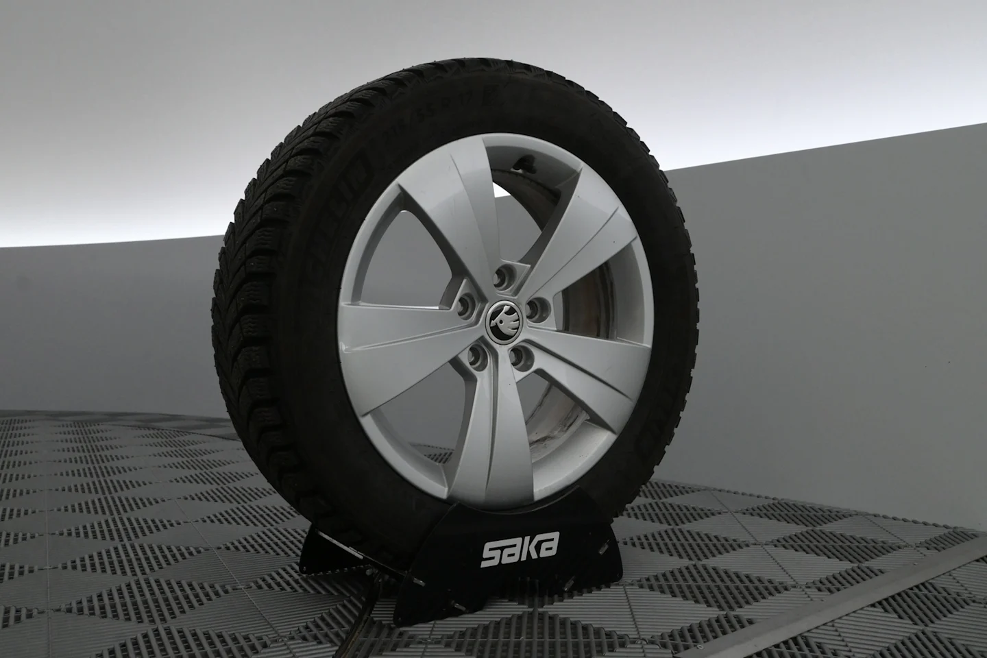 Car Image - 5P0LnYXkrEtlGct9WYMtRX