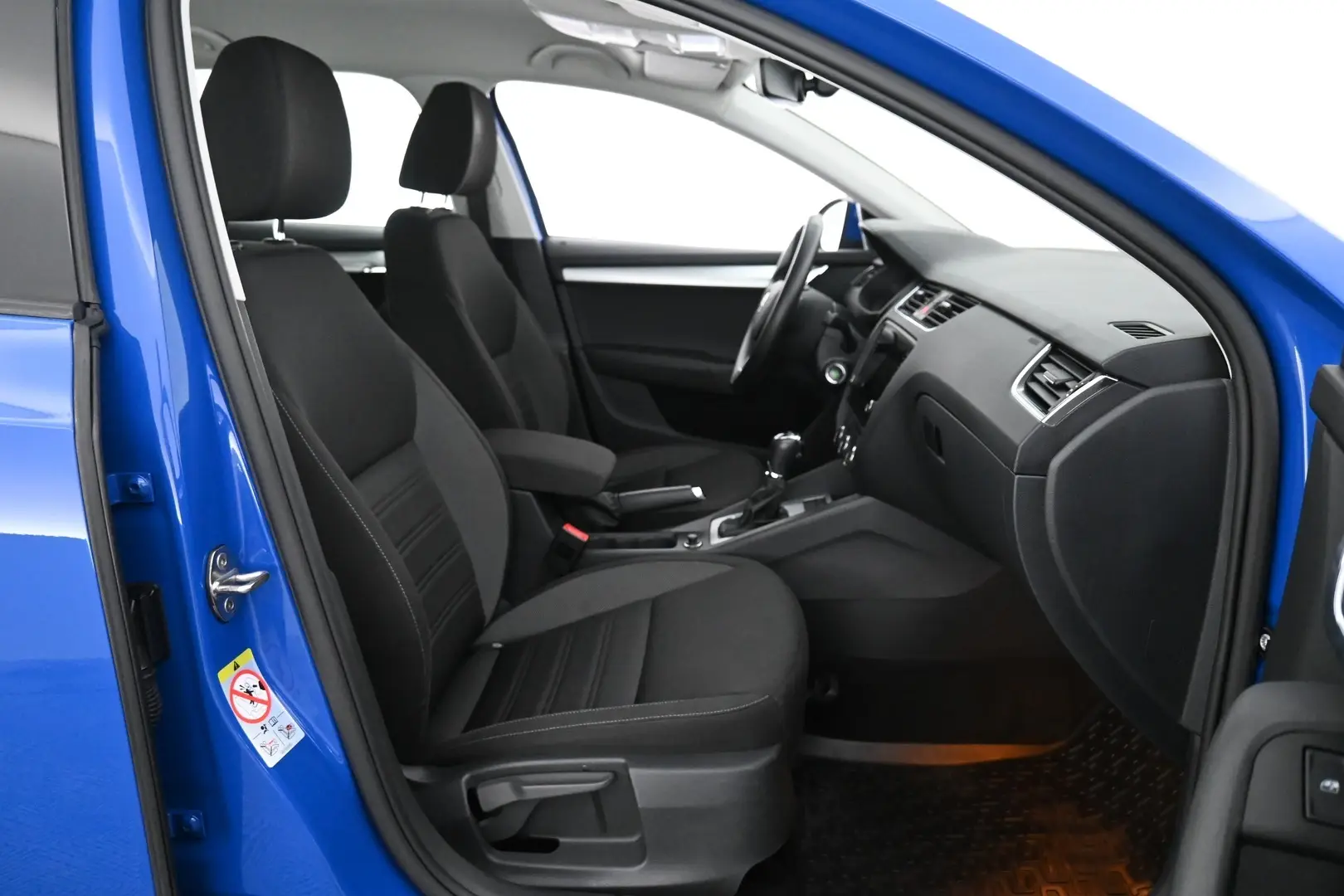 Car Image - 4IYAlPh2Bmz0a6QzDiIAz1