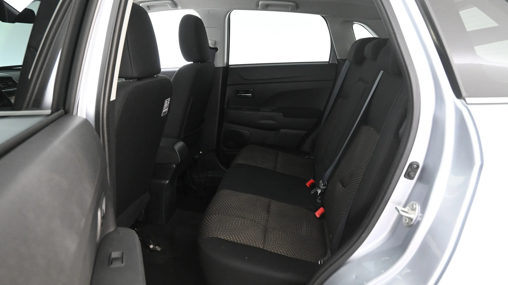 Car Image - 5YEMU0e9jd5psxnrfriFVr