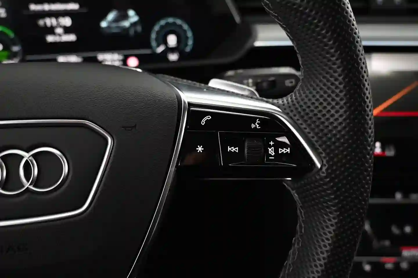 Car Image - 13qKRl2OPLxgjSBJBgMV9z