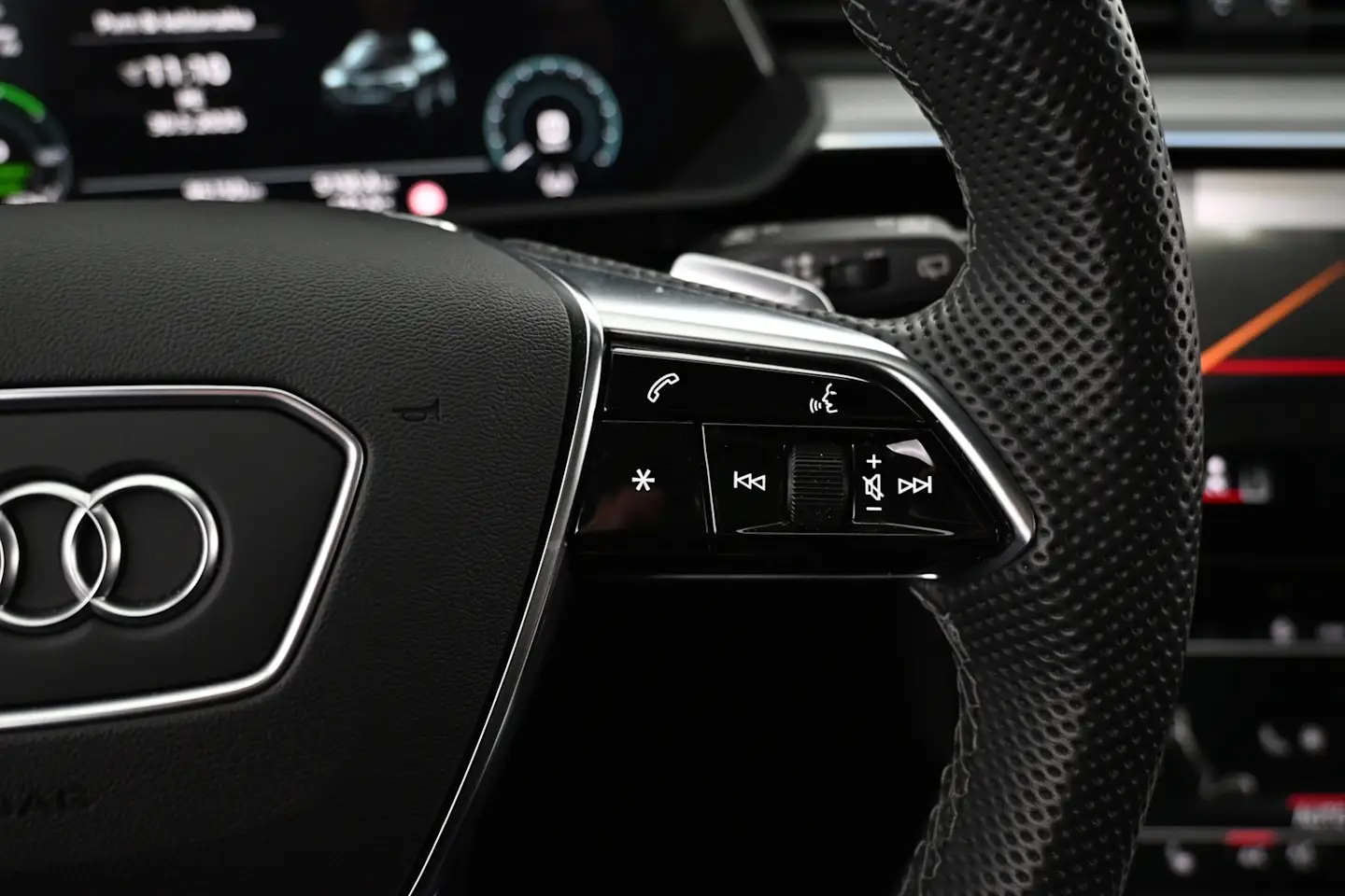 Car Image - 13qKRl2OPLxgjSBJBgMV9z