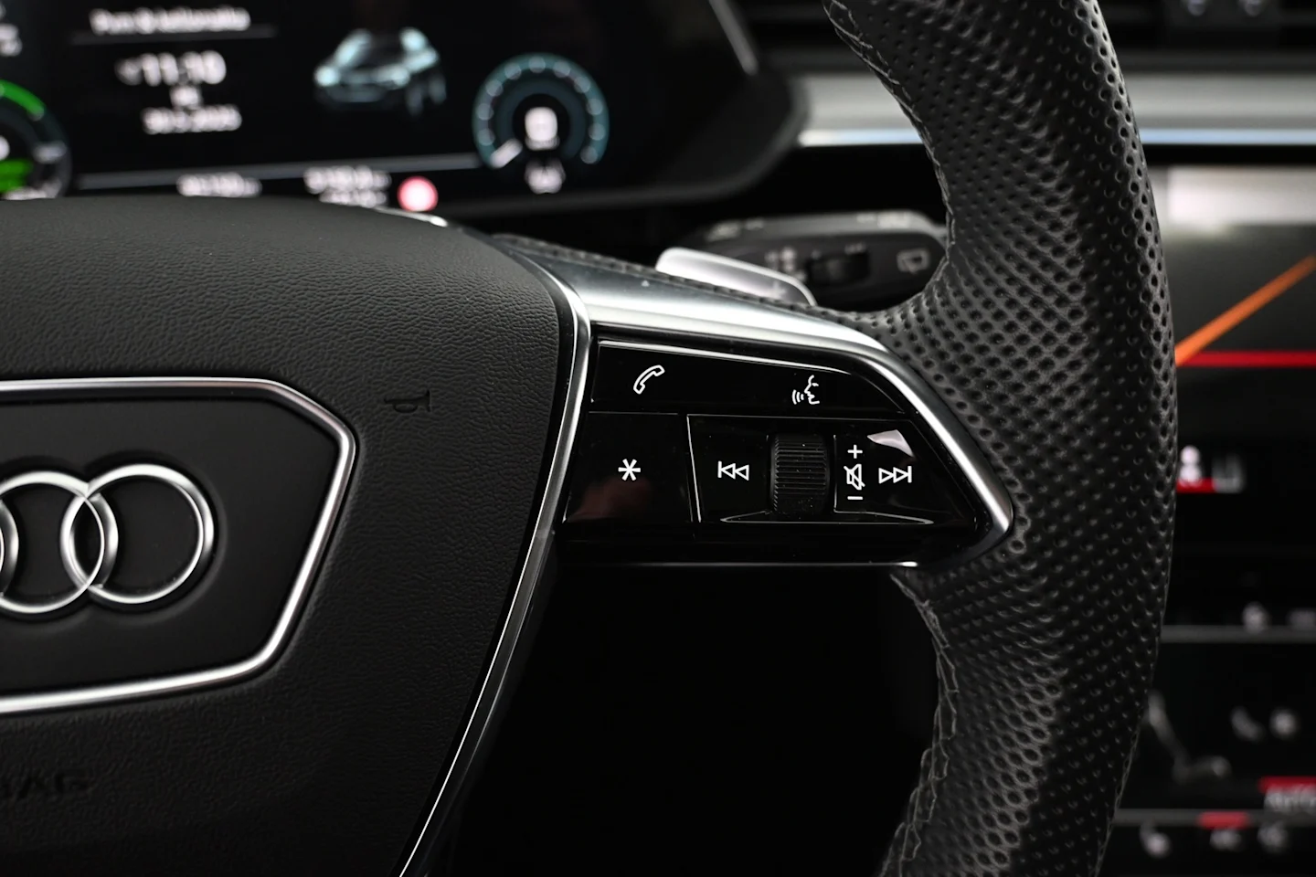 Car Image - 13qKRl2OPLxgjSBJBgMV9z