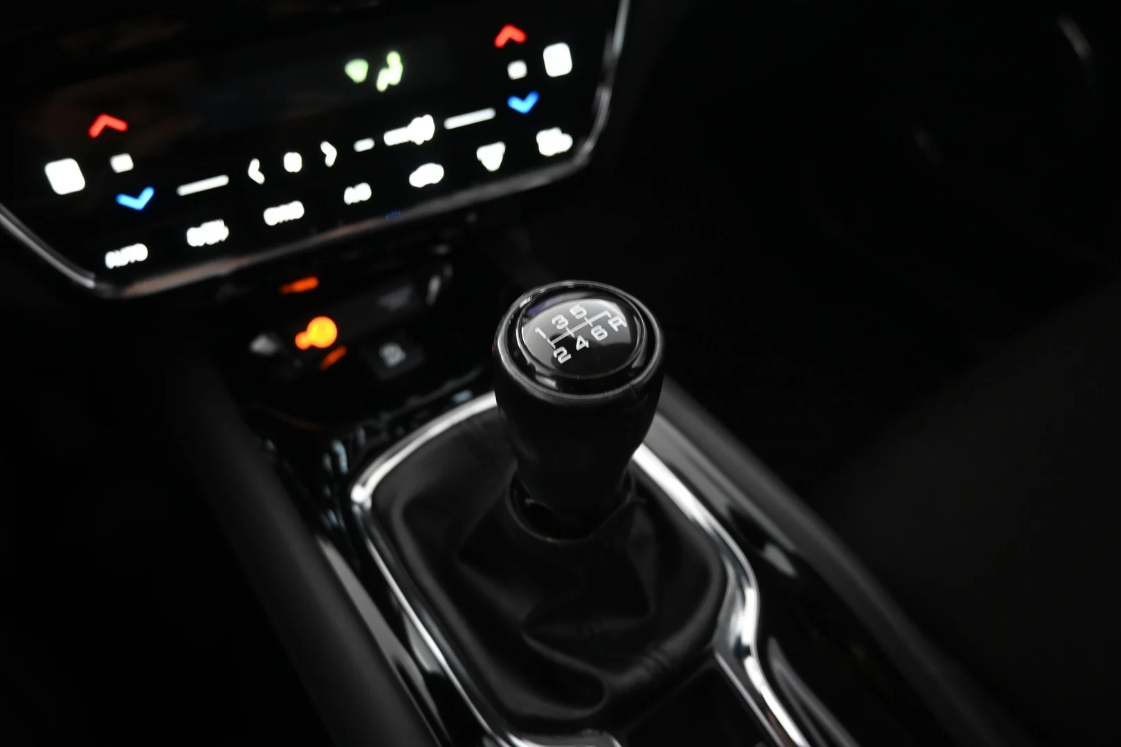 Car Image - 4rkJ7dNh5Fv1GIPFKMGBbd