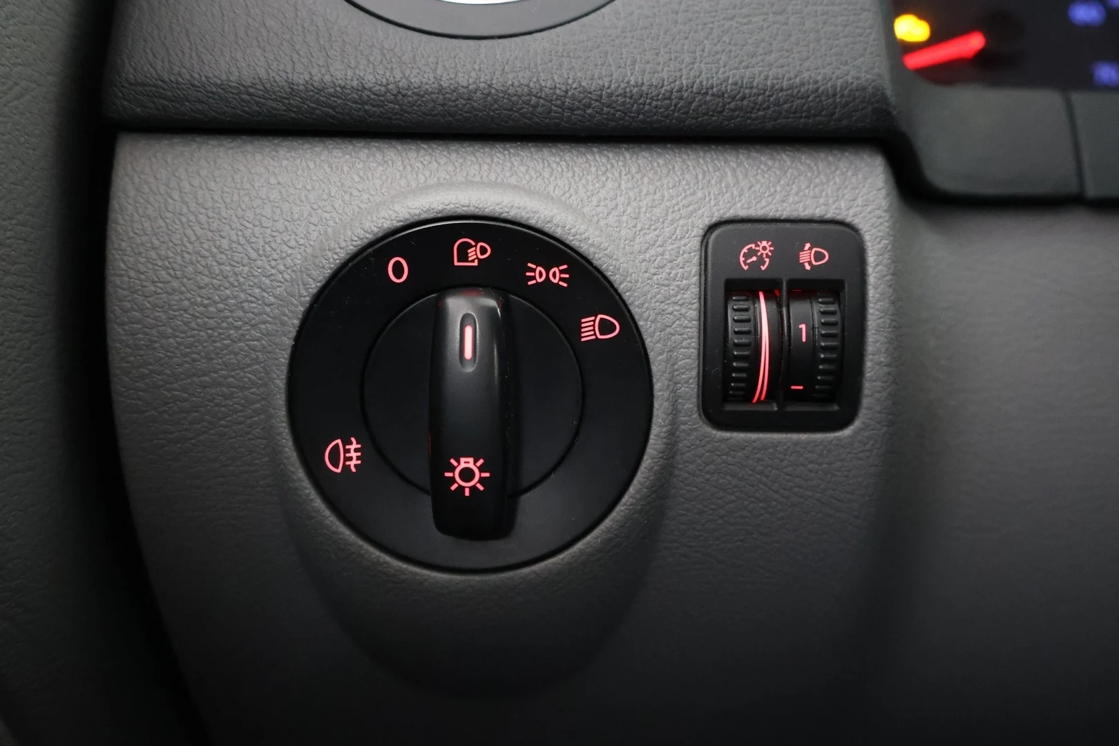 Car Image - 2YLT7kKczBwYrad9vNLVom