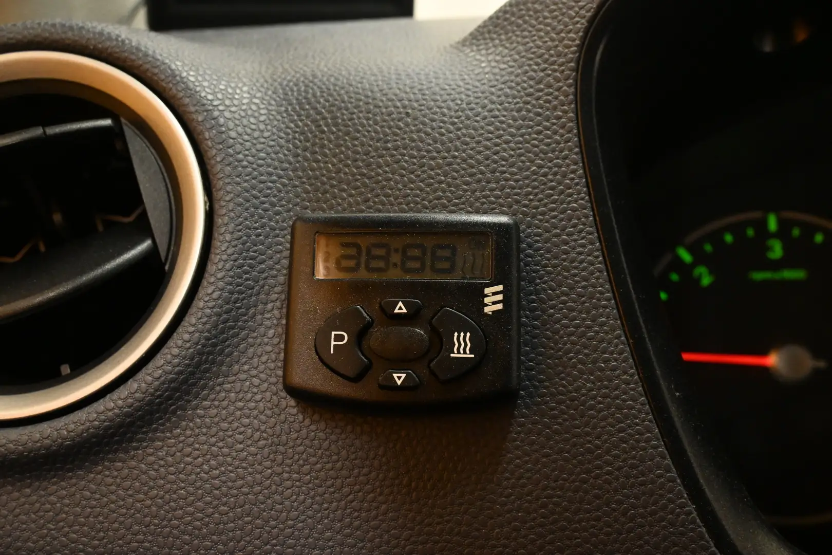 Car Image - 57NhcbujiIYekWr3r7UvJ7