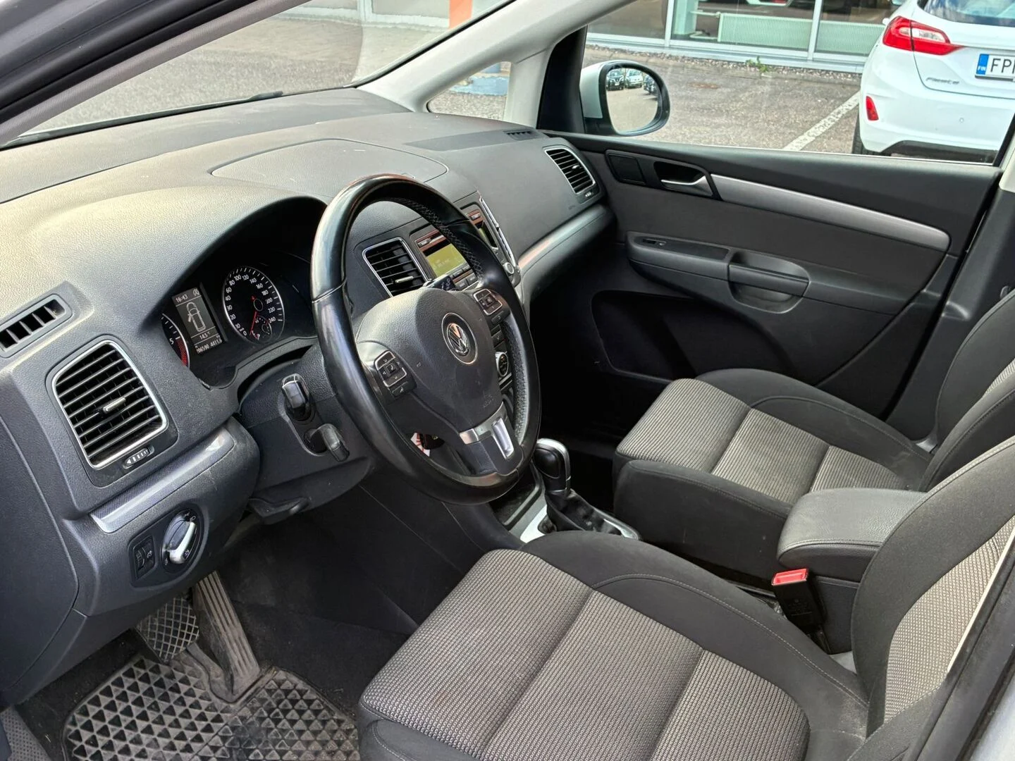 Car Image - 7jSzPoP8AERxMiMAjiOEwX