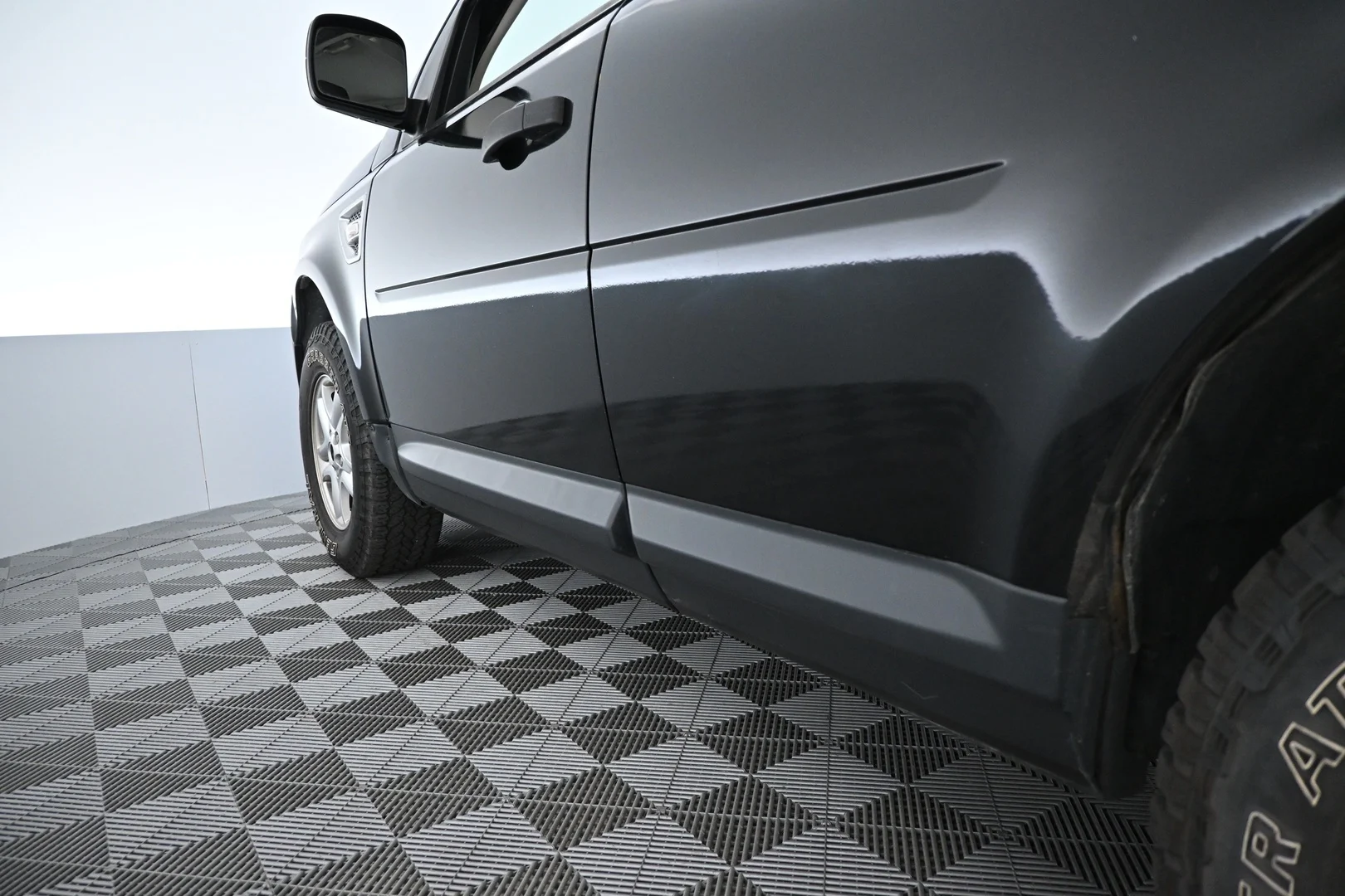 Car Image - y8b19UBveZa5VhH1bl4DX