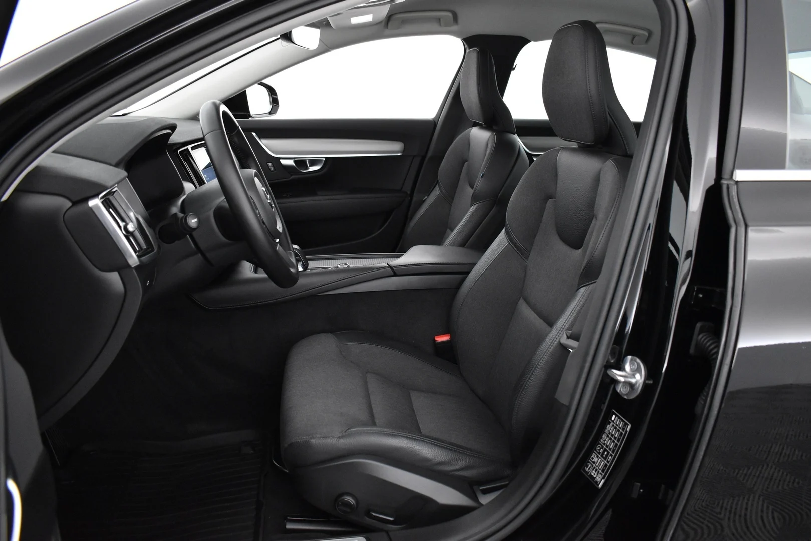 Car Image - 6u7YW7F7AKDccFvGToh7SG