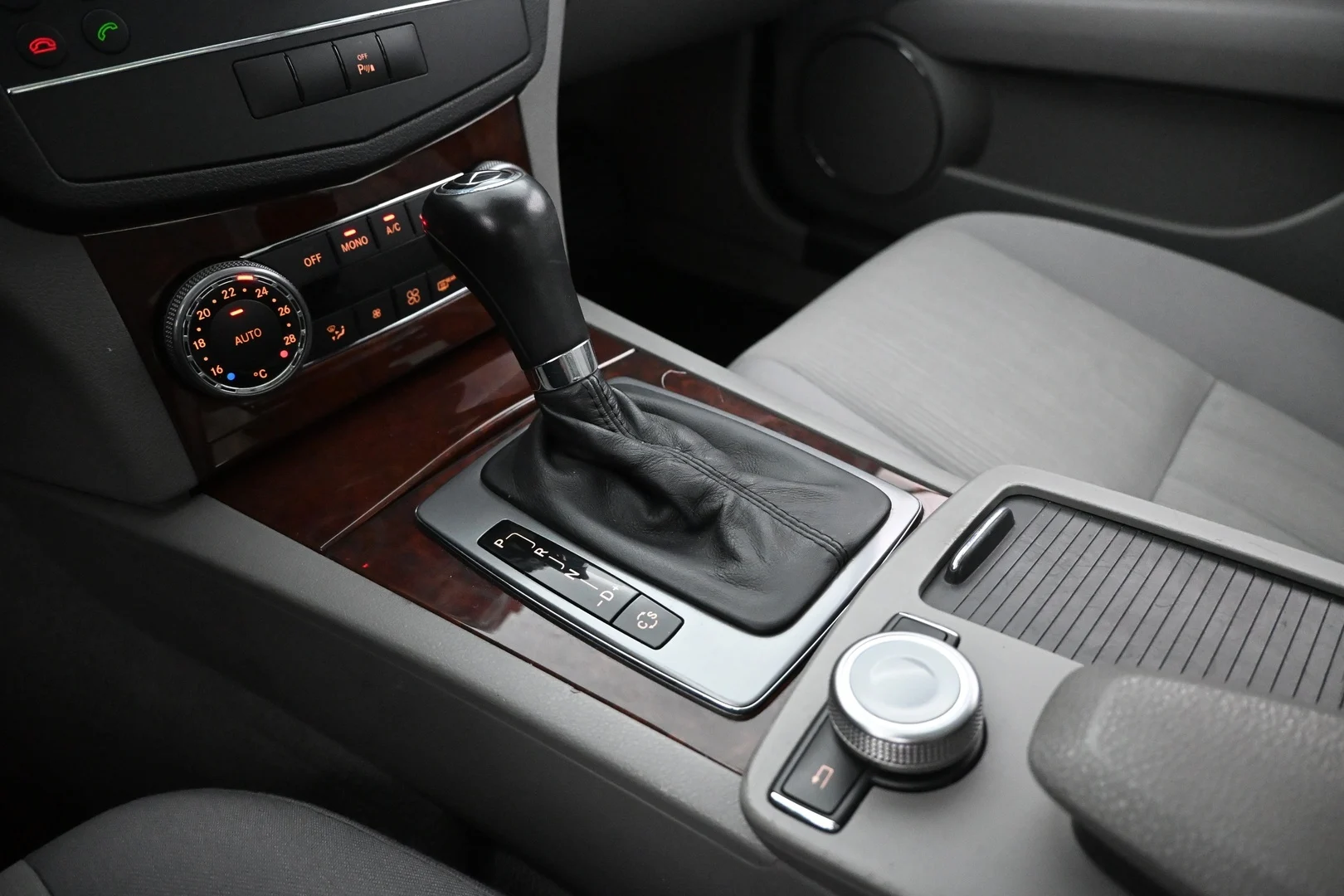 Car Image - 7yVDxbFCisXizKVf1J9UJT
