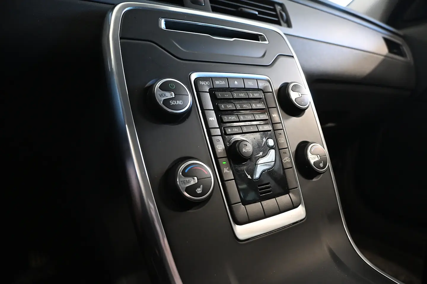 Car Image - 4V5BQhhqlZq6hvGB2rKl1I