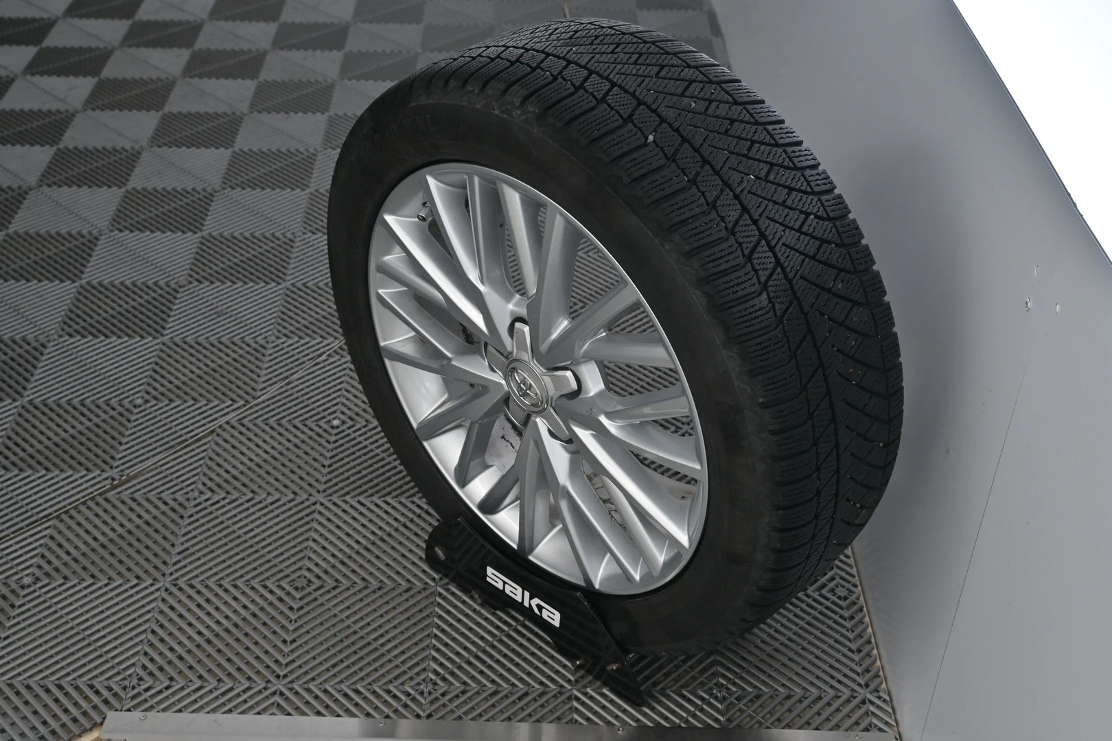 Car Image - 6u5OeqXuWomeM6A2e4Kpwl