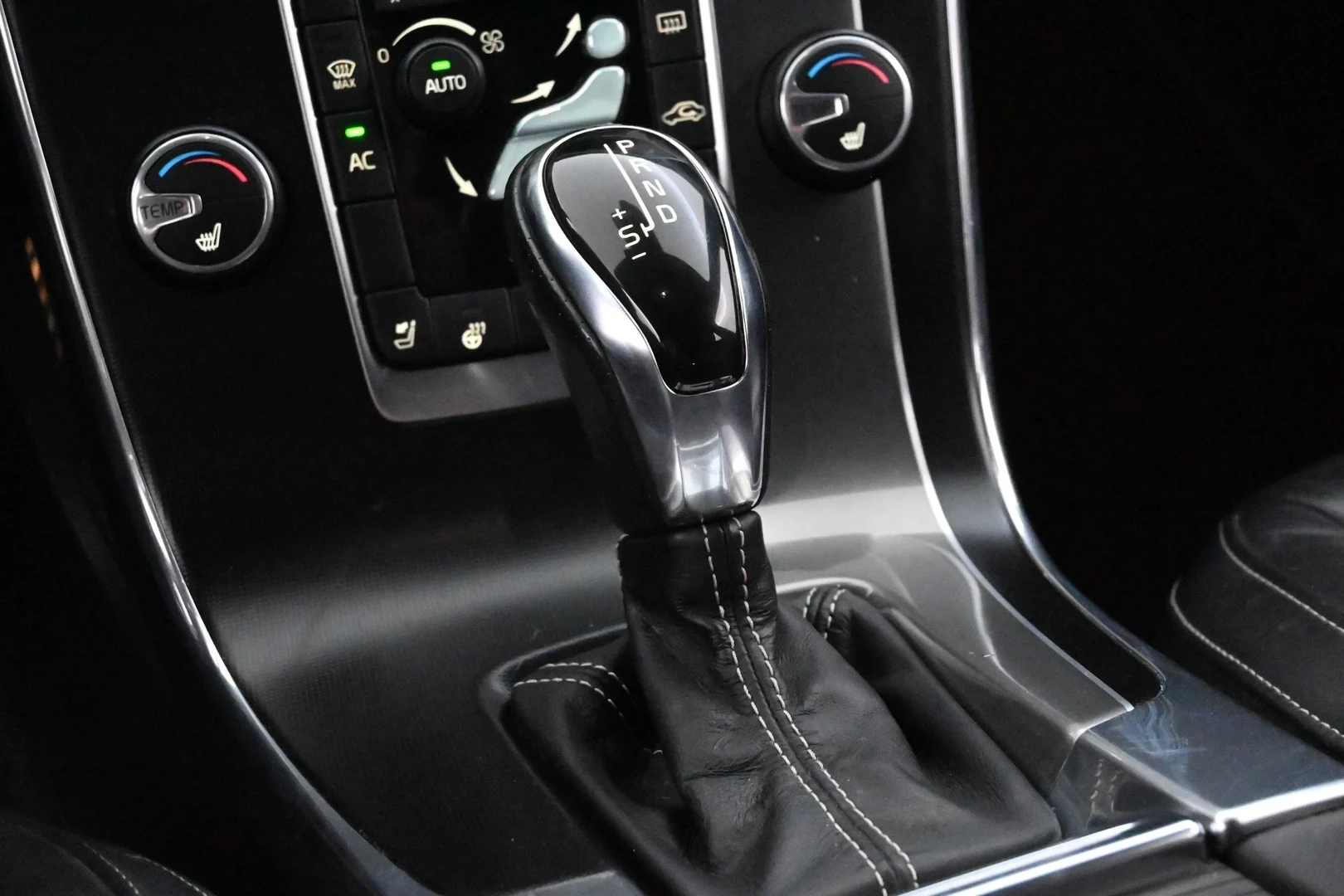 Car Image - 5gOW6otbR2yrBh3I7ttyCd
