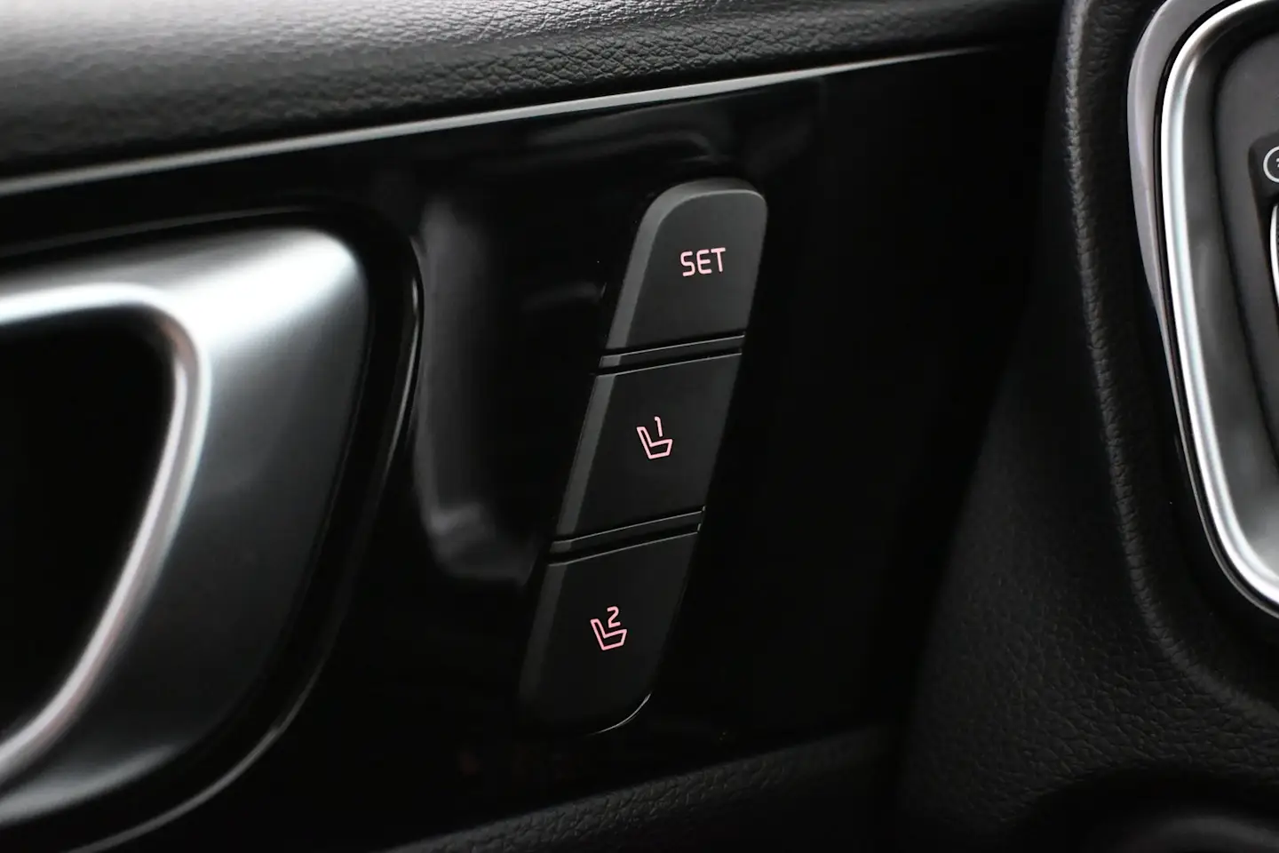 Car Image - MIKrd9A73NC8GoyEkoMG7
