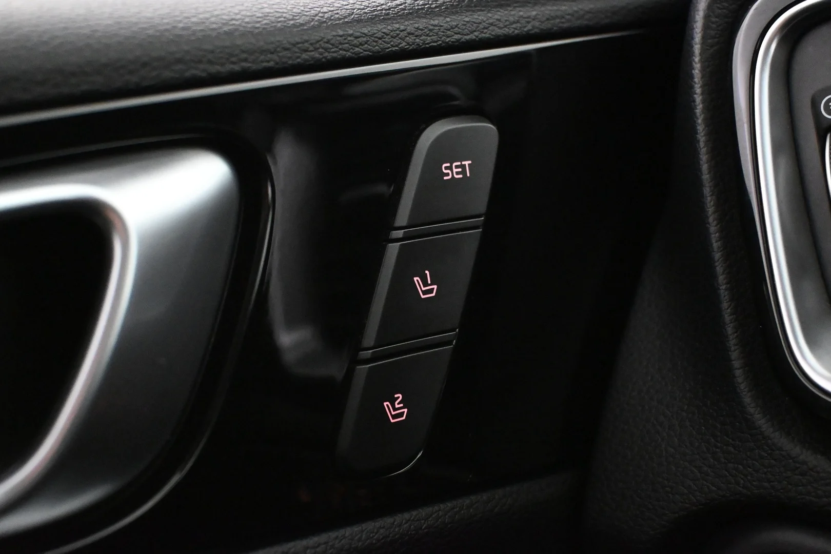 Car Image - MIKrd9A73NC8GoyEkoMG7