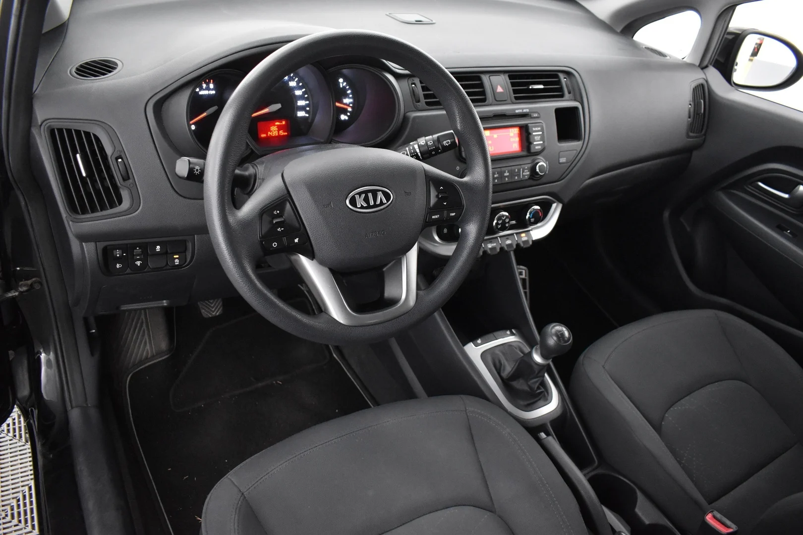 Car Image - 2jKfAKmScPBE3S6F2HcDD9