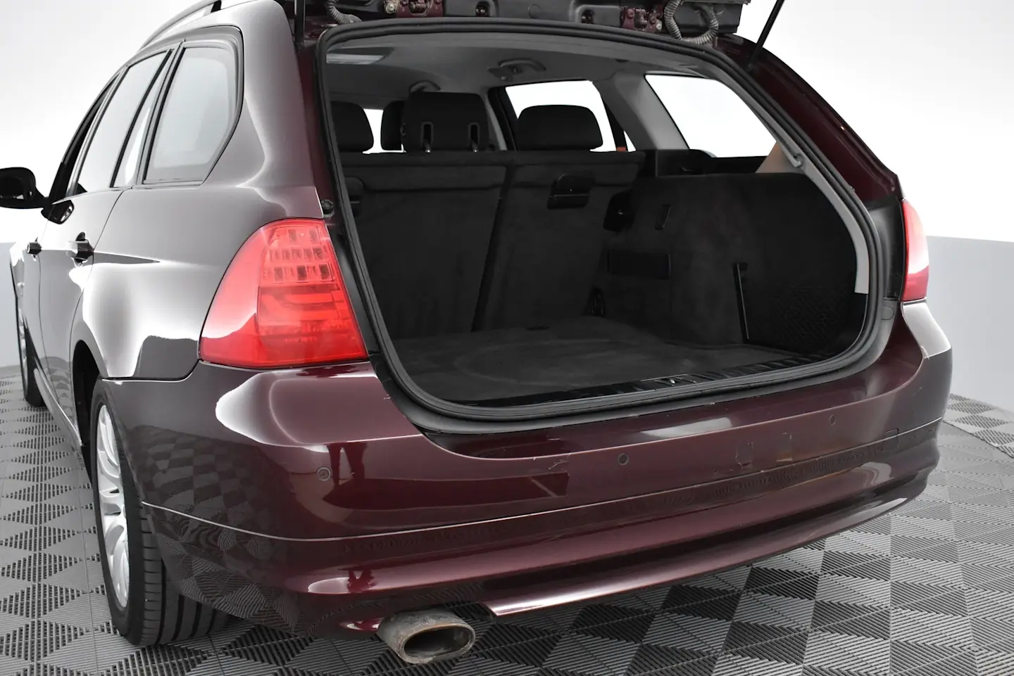 Car Image - 74FhVYJsfVPJCMUZi8FtVy
