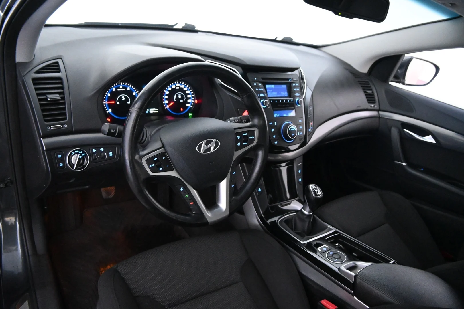 Car Image - 1BUHpLlNqVI8daQgQnX4av