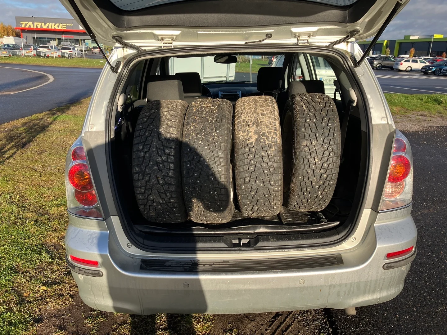 Car Image - 1abBwCcJh4Hd7MtQNbHDBf