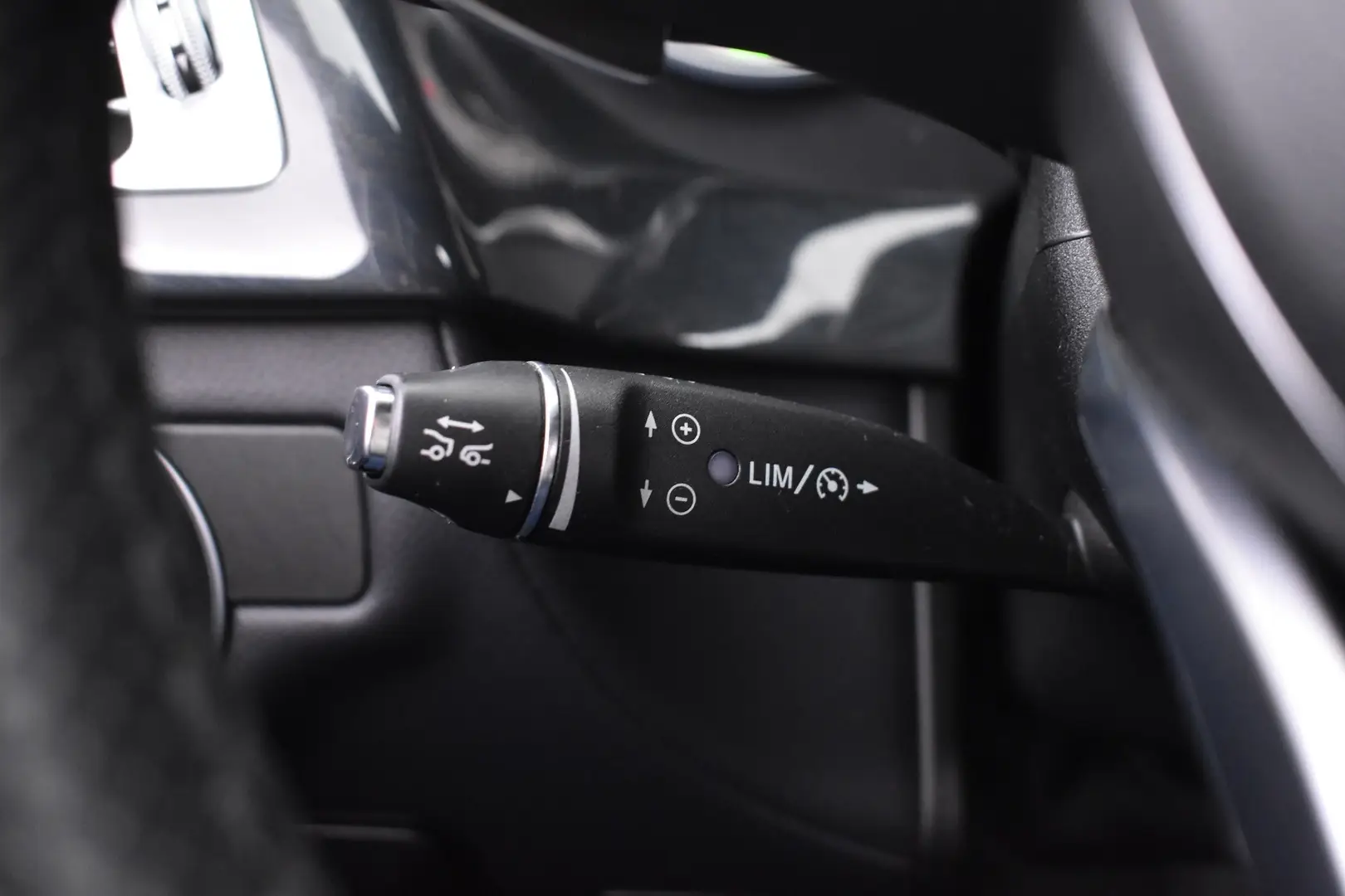 Car Image - mVR9odQt4c6ElLhBcWNBQ