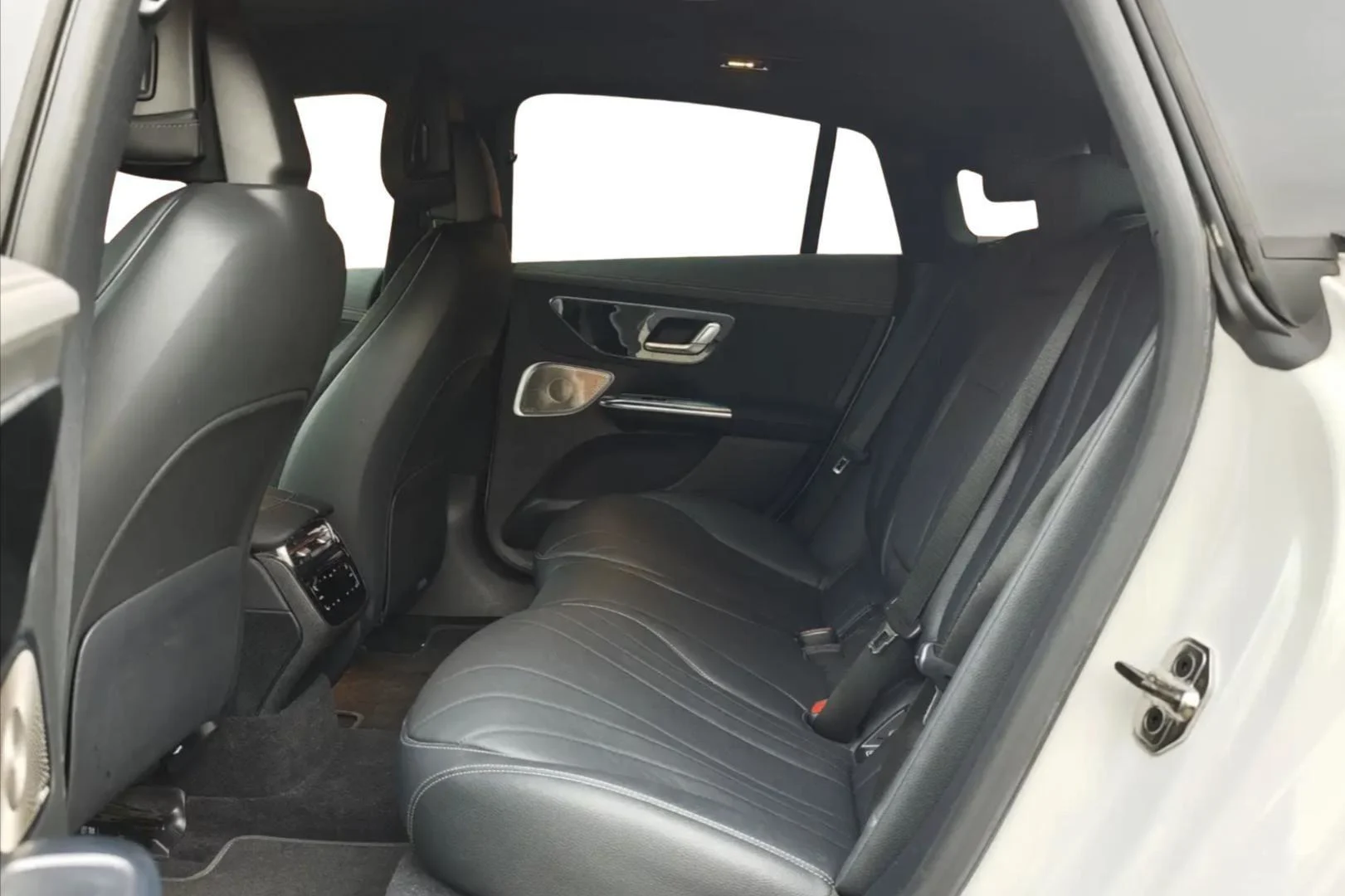 Car Image - 11YRx1SVyfBib2rMPvREZH