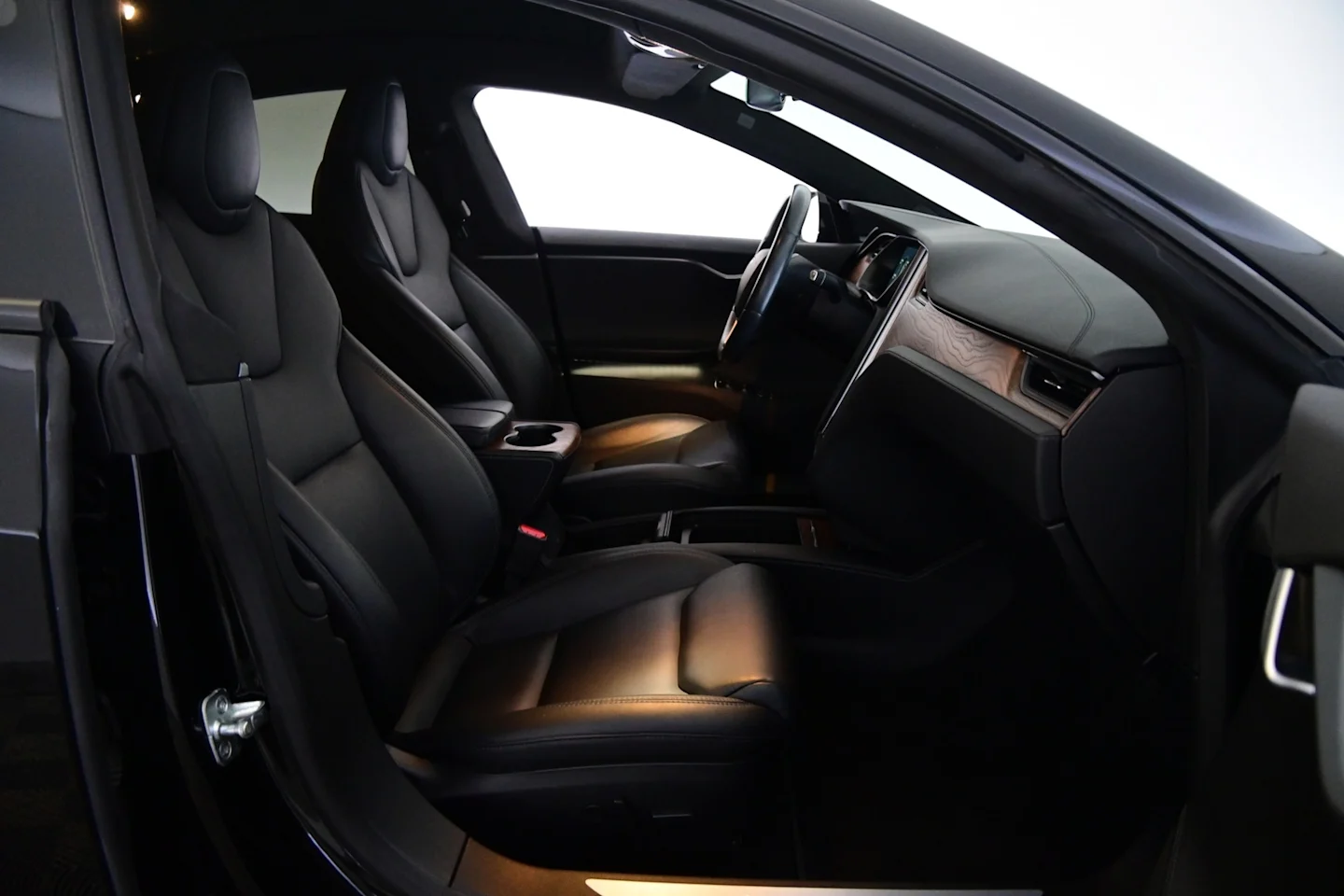 Car Image - 5LjNWqnC8HcoyzKTKqEe6X