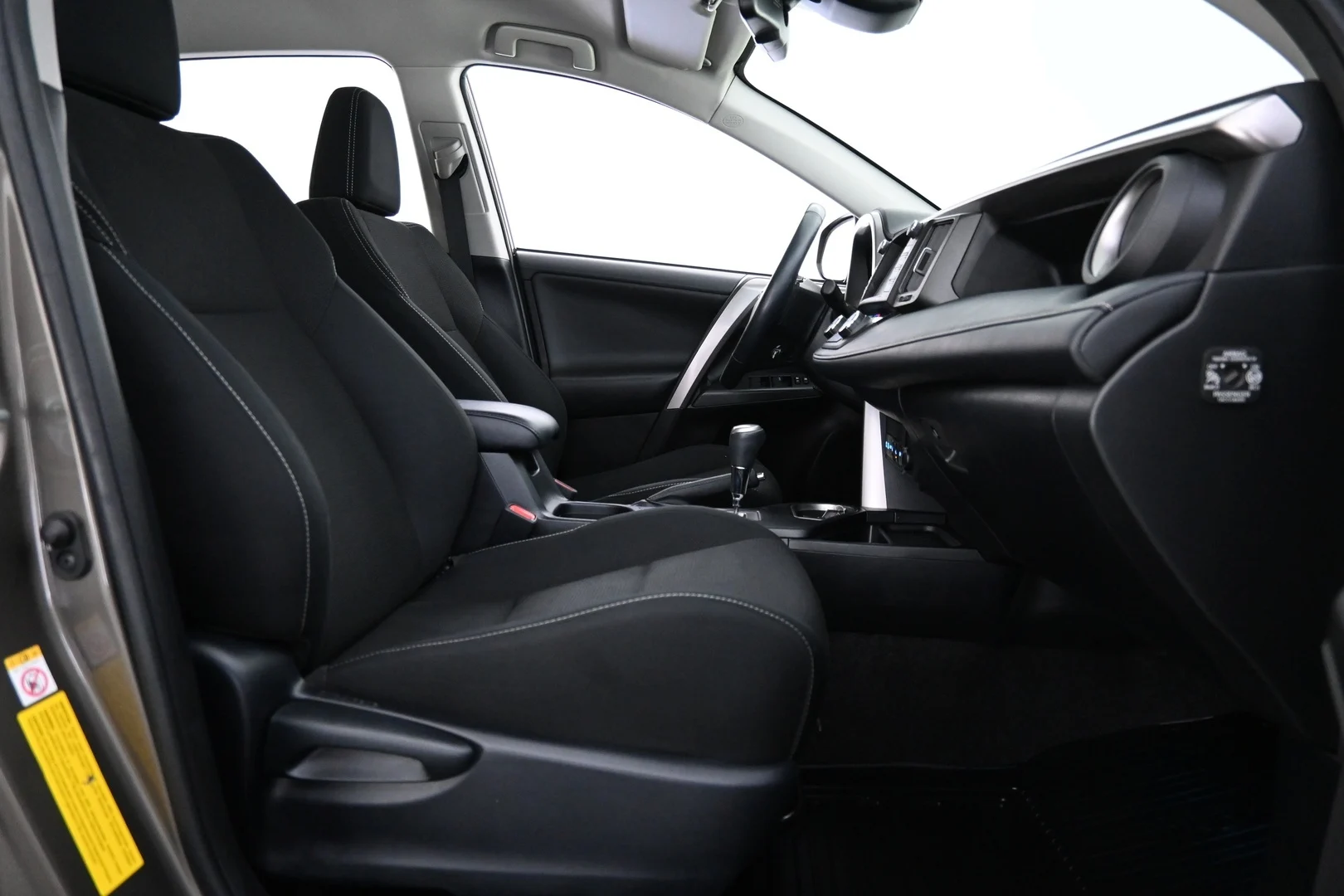 Car Image - RyOYXlLZwPC0aTGEDP7xU