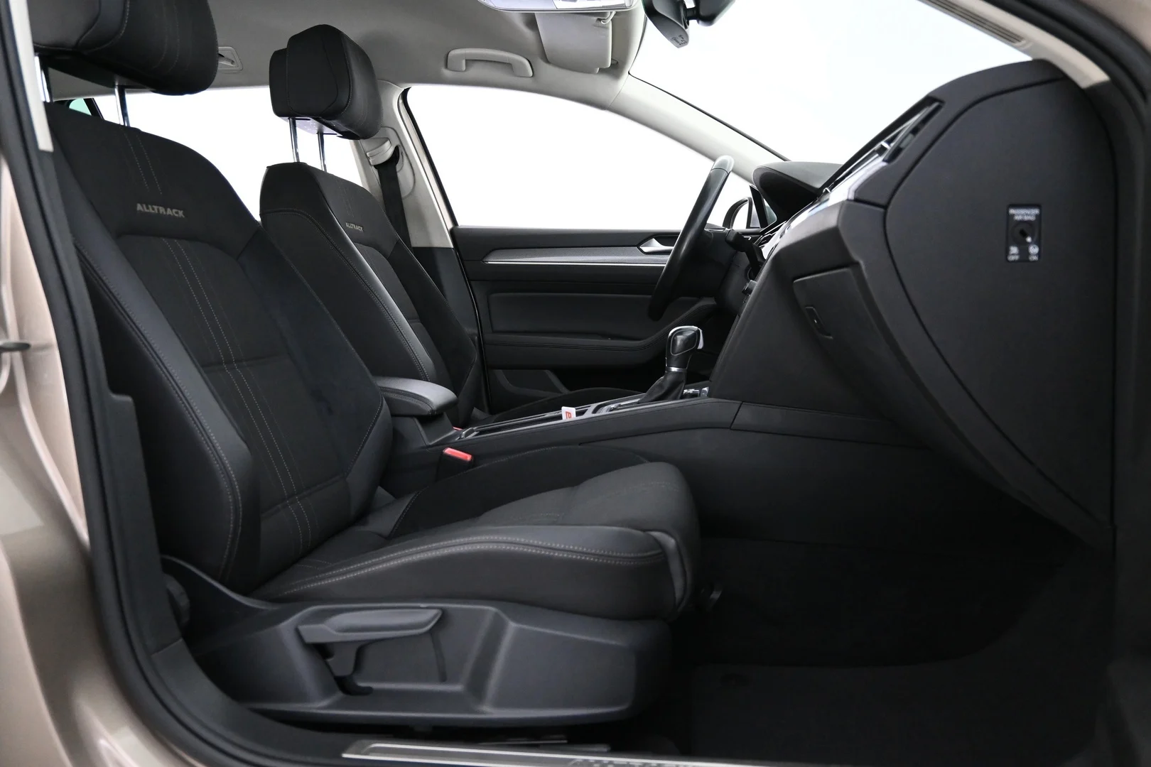 Car Image - 3dCPa0ndZEOKcA55WlgSTC