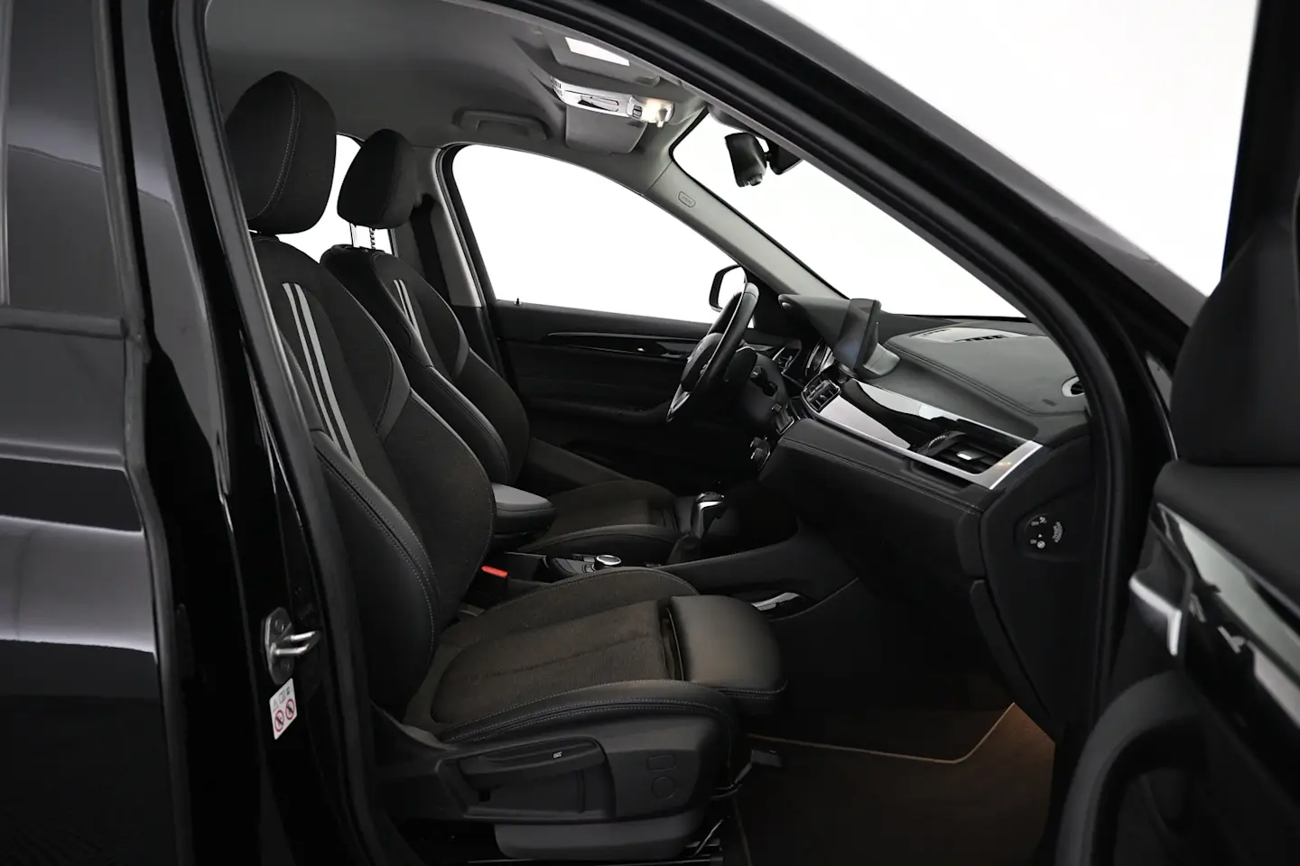 Car Image - 1lYRKj0qZHEyfx8tfGEqtd