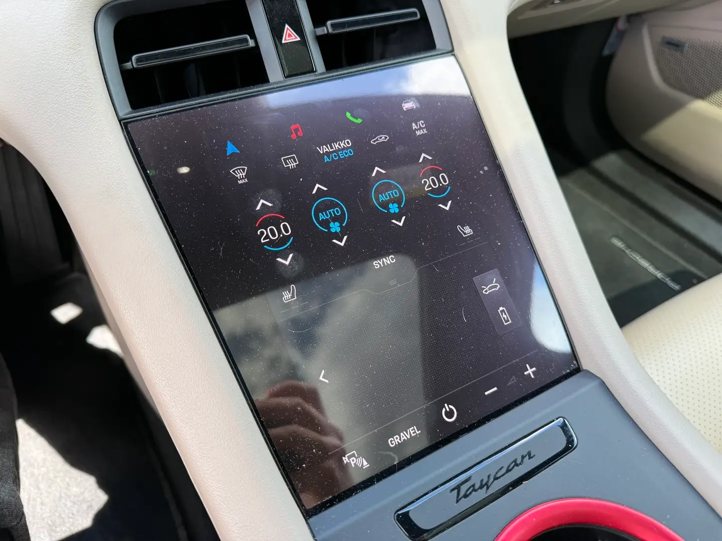 Car Image - BnGla9znFvewAZFFSoJXd