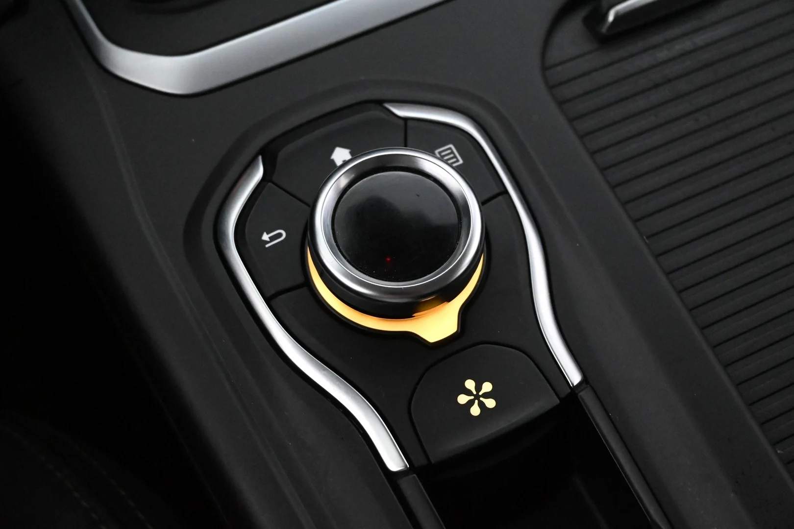 Car Image - 204vQF973EU9252FhTqrVV
