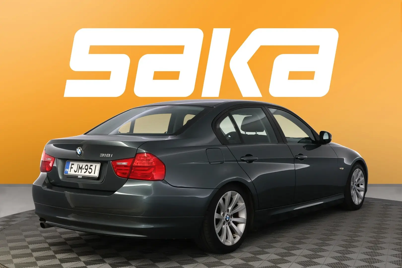 Car Image - 14RqUd3JJGyKiU7n9ujXxF