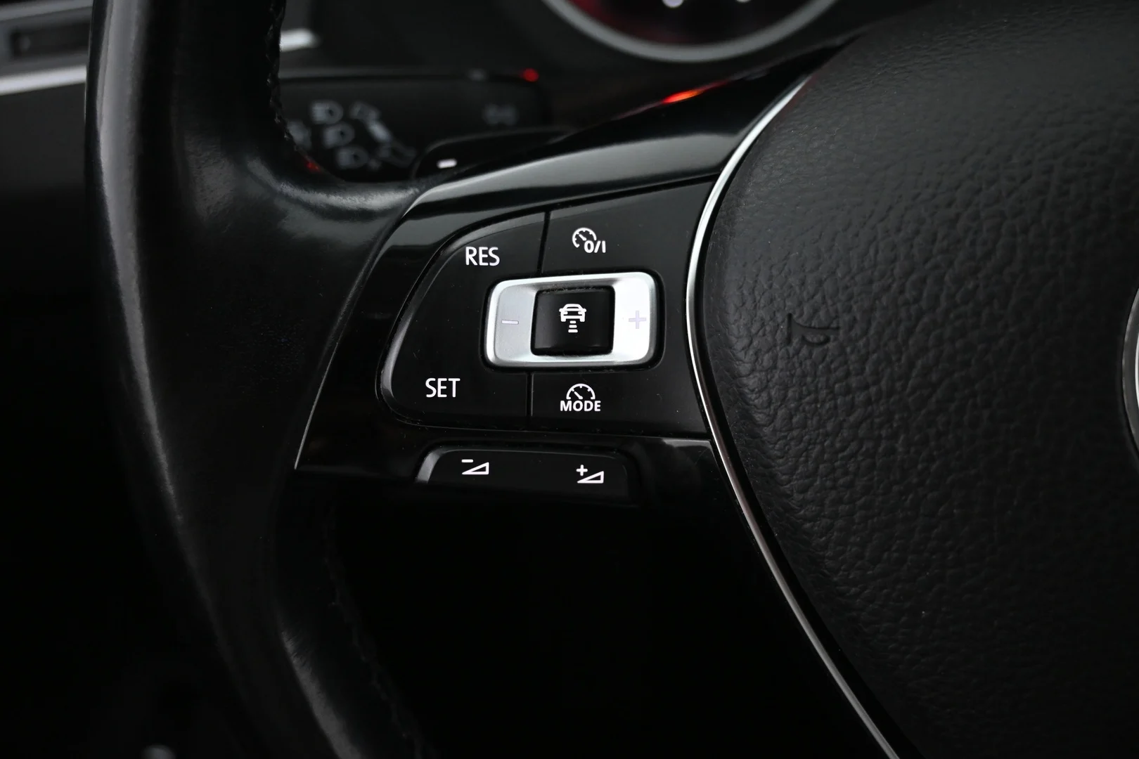 Car Image - 7JBRSnC2MQgP6xfamZeV2X