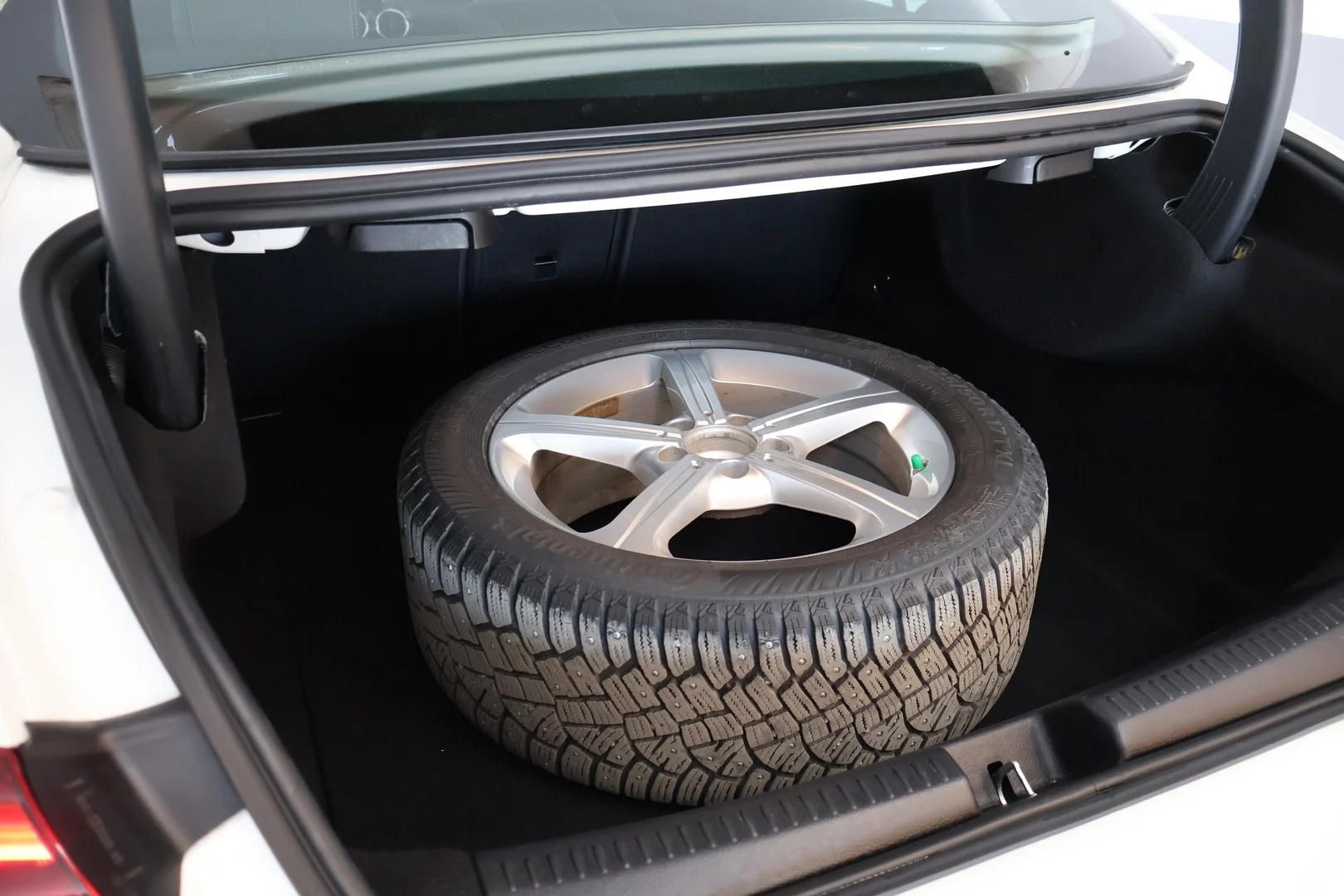 Car Image - 1899ZOEMZuug1RRHNKIoT7