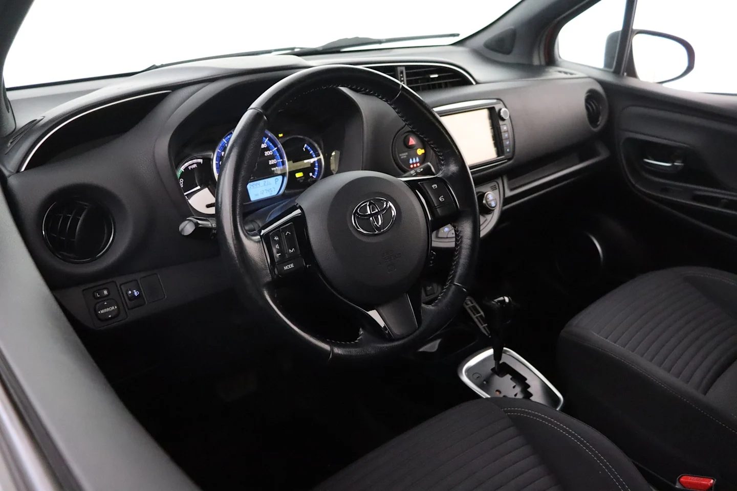 Car Image - 6XdNTguwCjAblpA0Qu2wjE