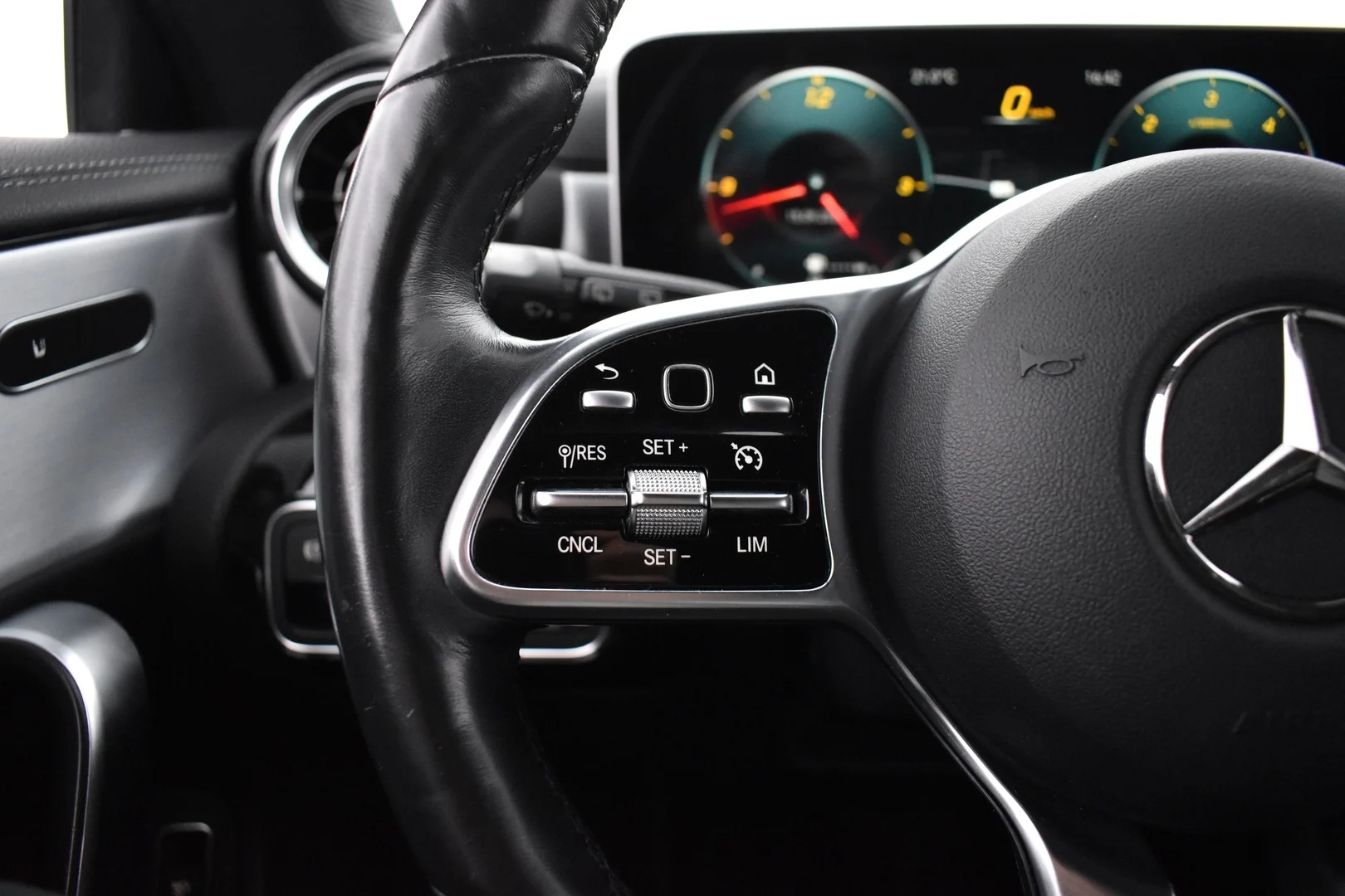 Car Image - 6r4VB2xQKkySJoKZxT8ItZ